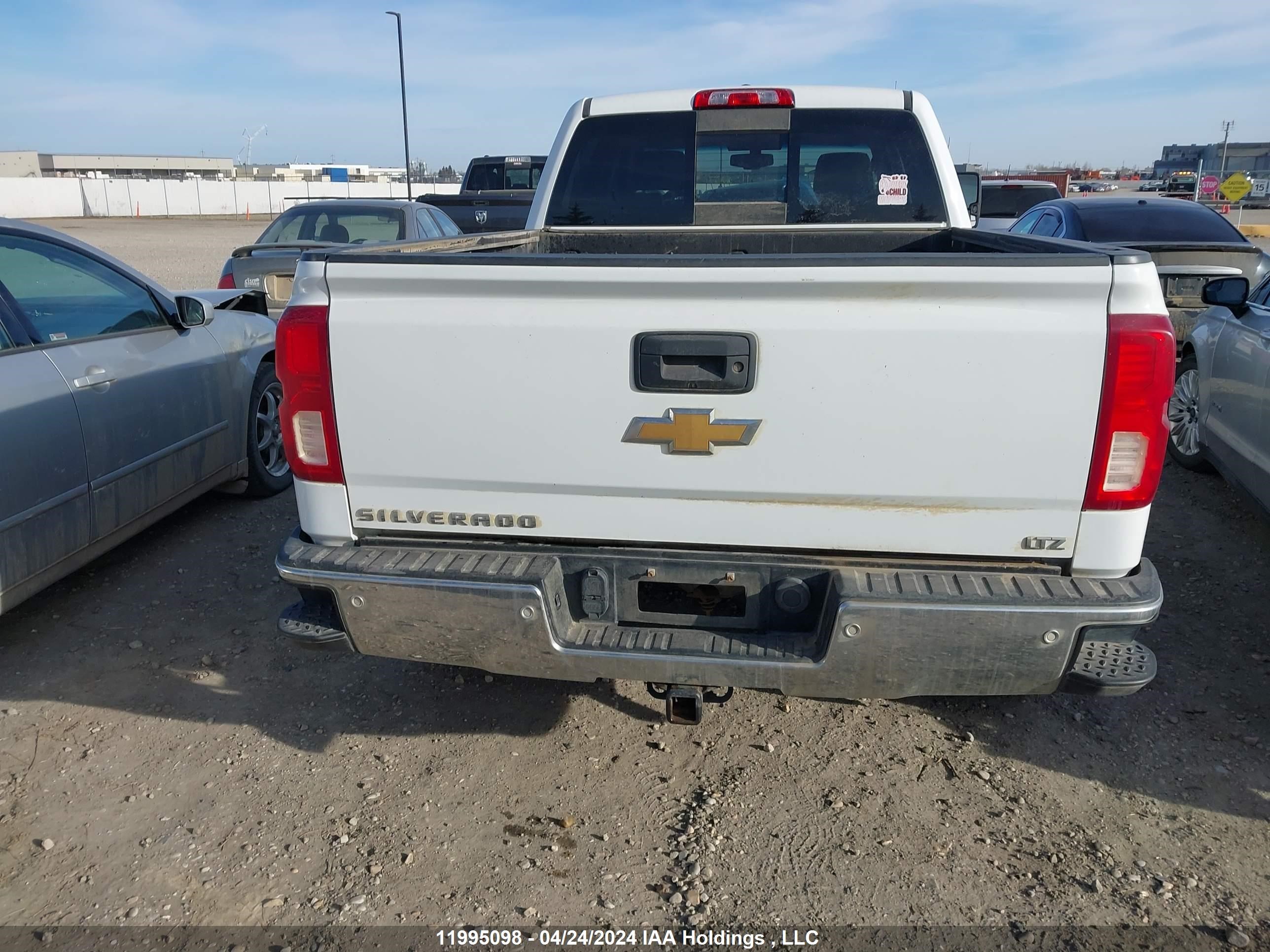 Photo 16 VIN: 3GCUKSEJ4JG287350 - CHEVROLET SILVERADO 