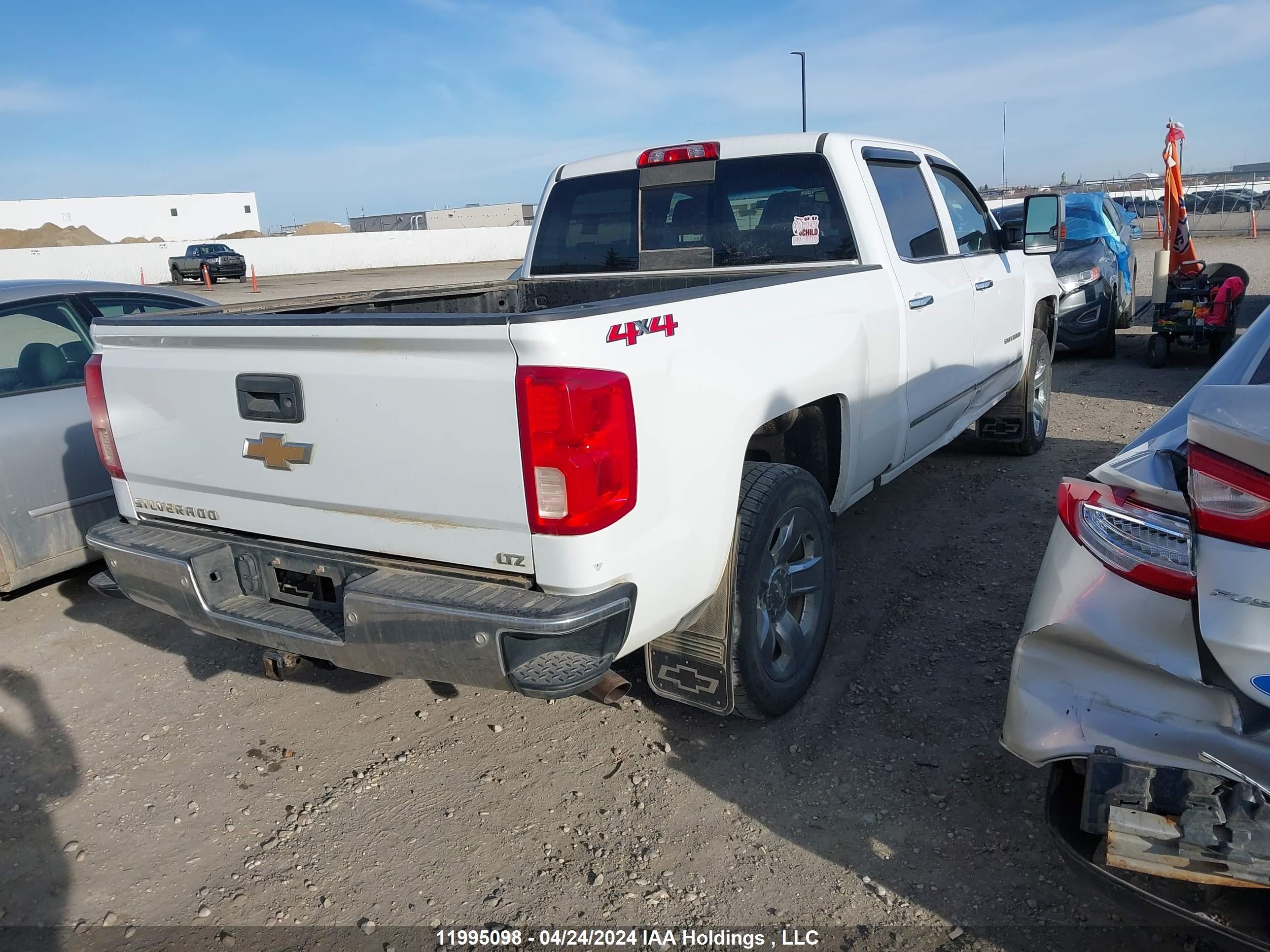 Photo 3 VIN: 3GCUKSEJ4JG287350 - CHEVROLET SILVERADO 