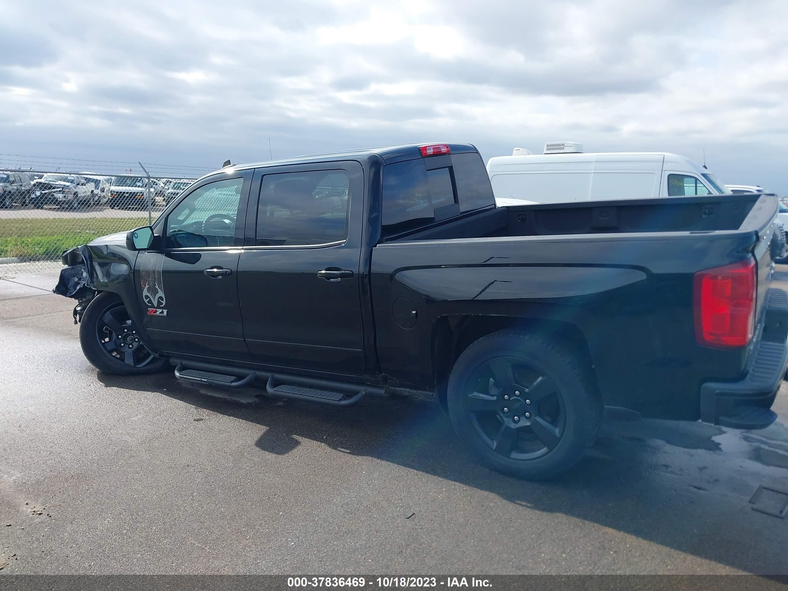 Photo 13 VIN: 3GCUKSEJ5HG411863 - CHEVROLET SILVERADO 