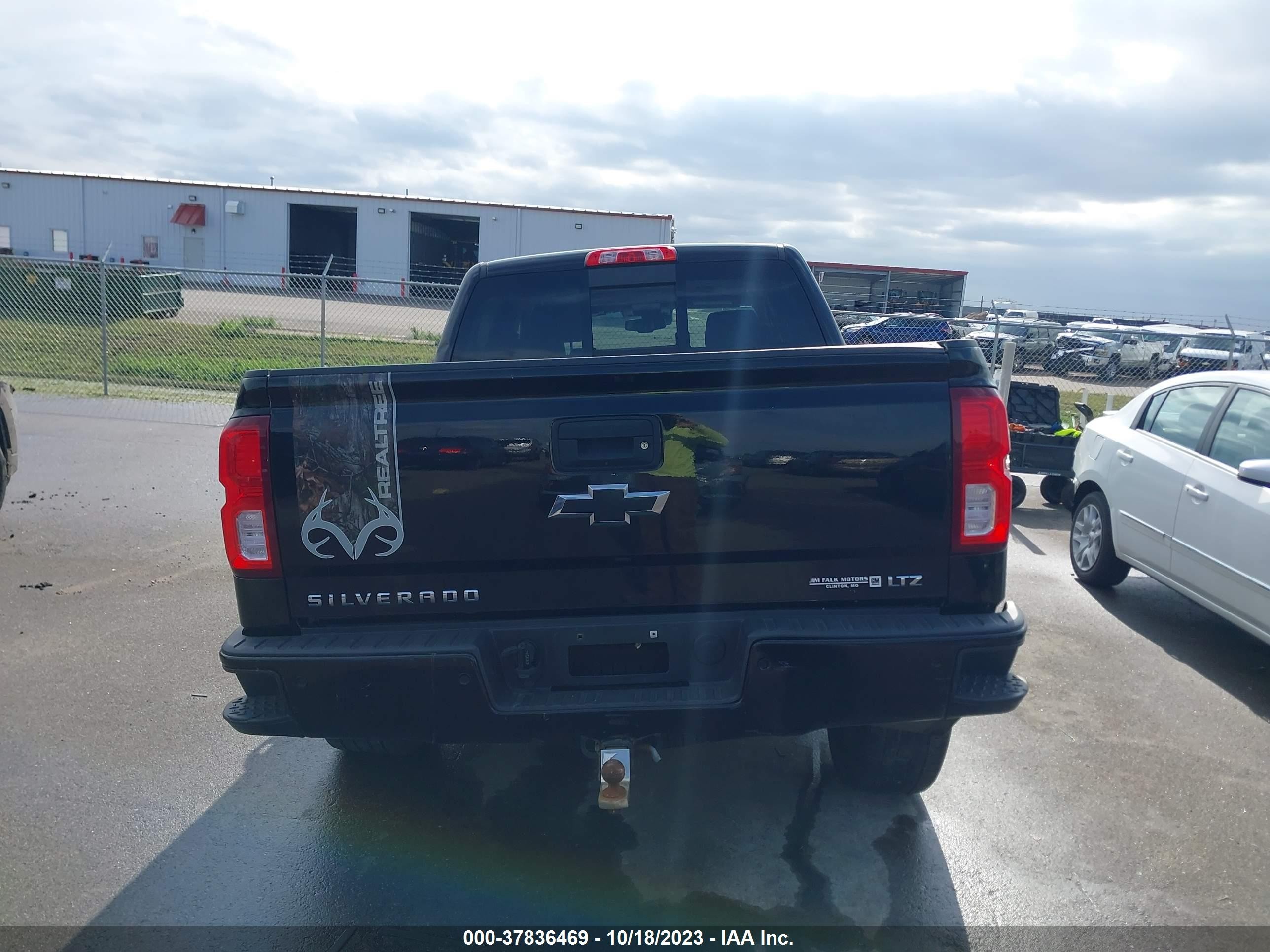 Photo 15 VIN: 3GCUKSEJ5HG411863 - CHEVROLET SILVERADO 