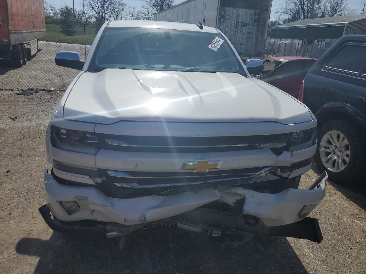 Photo 4 VIN: 3GCUKSEJ6JG130581 - CHEVROLET SILVERADO 