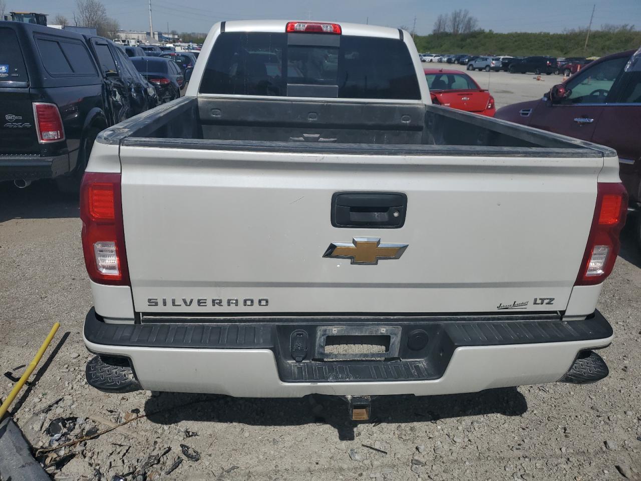 Photo 5 VIN: 3GCUKSEJ6JG130581 - CHEVROLET SILVERADO 