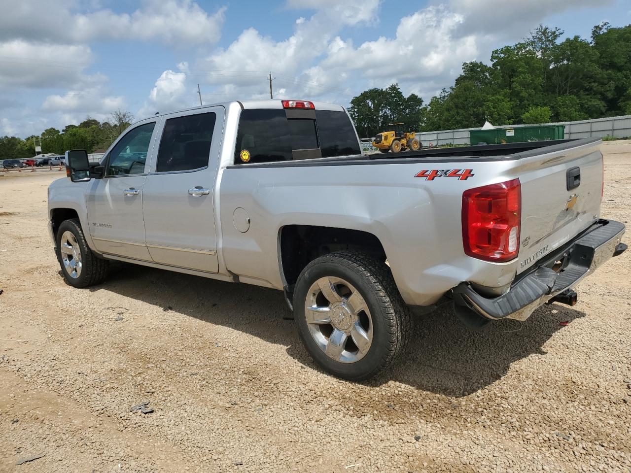 Photo 1 VIN: 3GCUKSEJ7JG343863 - CHEVROLET SILVERADO 