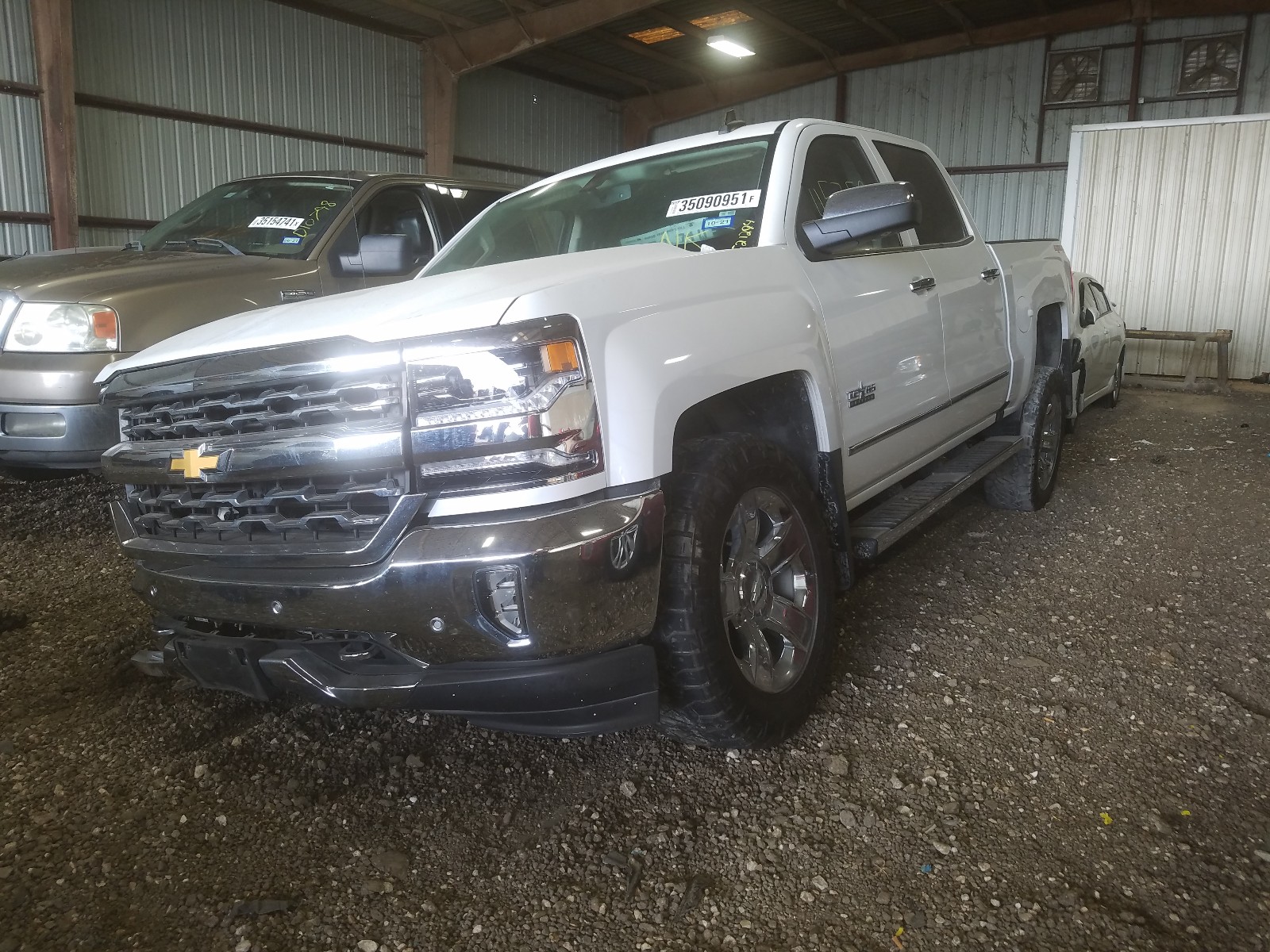 Photo 1 VIN: 3GCUKSEJ8JG521294 - CHEVROLET SILVERADO 