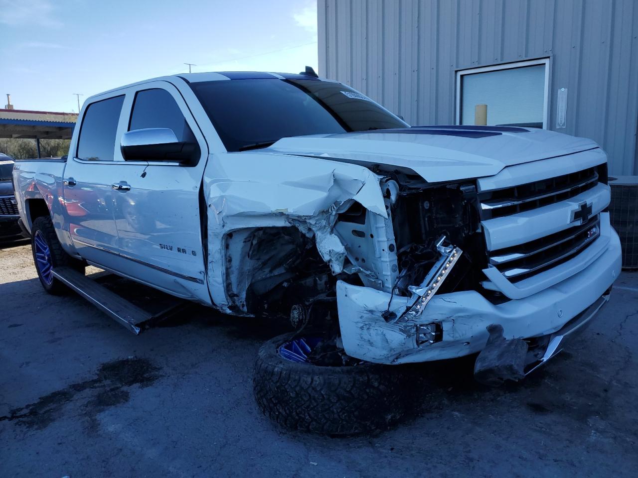 Photo 3 VIN: 3GCUKSEJ8JG614316 - CHEVROLET SILVERADO 