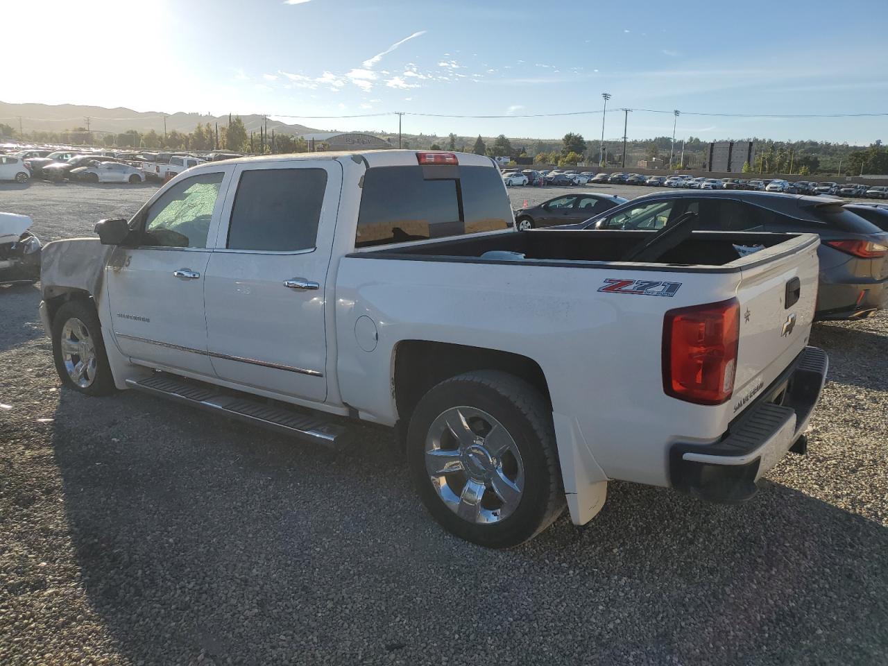 Photo 1 VIN: 3GCUKSEJ9GG134665 - CHEVROLET SILVERADO 