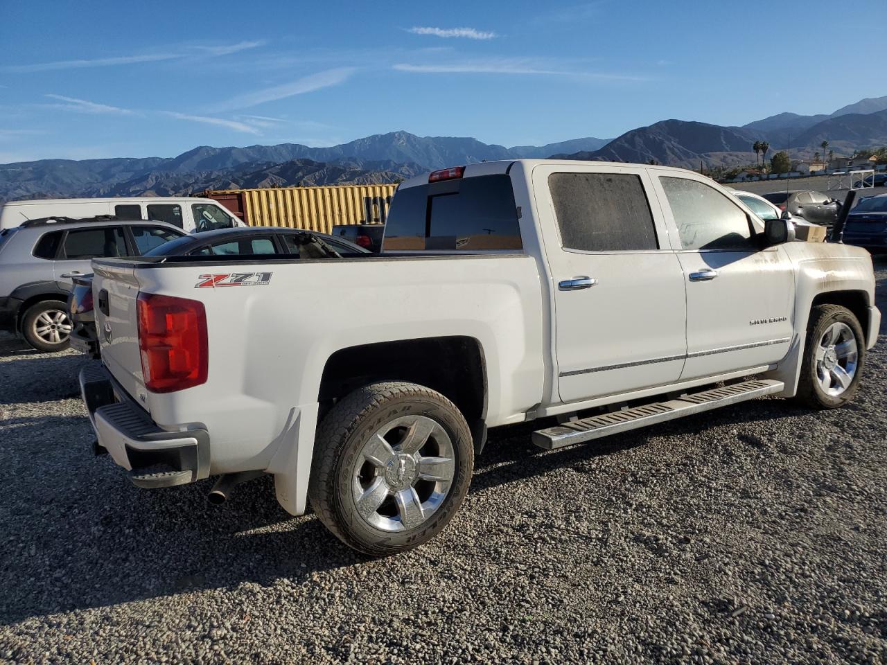 Photo 2 VIN: 3GCUKSEJ9GG134665 - CHEVROLET SILVERADO 