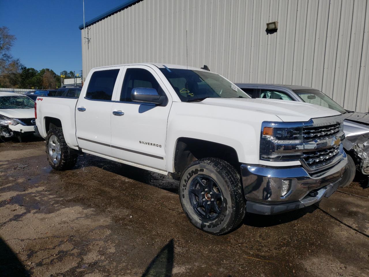 Photo 3 VIN: 3GCUKSER6JG359851 - CHEVROLET SILVERADO 