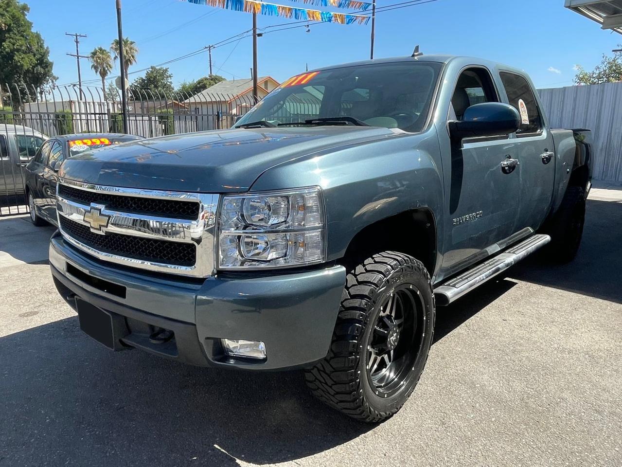 Photo 1 VIN: 3GCUKTE29BG226852 - CHEVROLET SILVERADO 