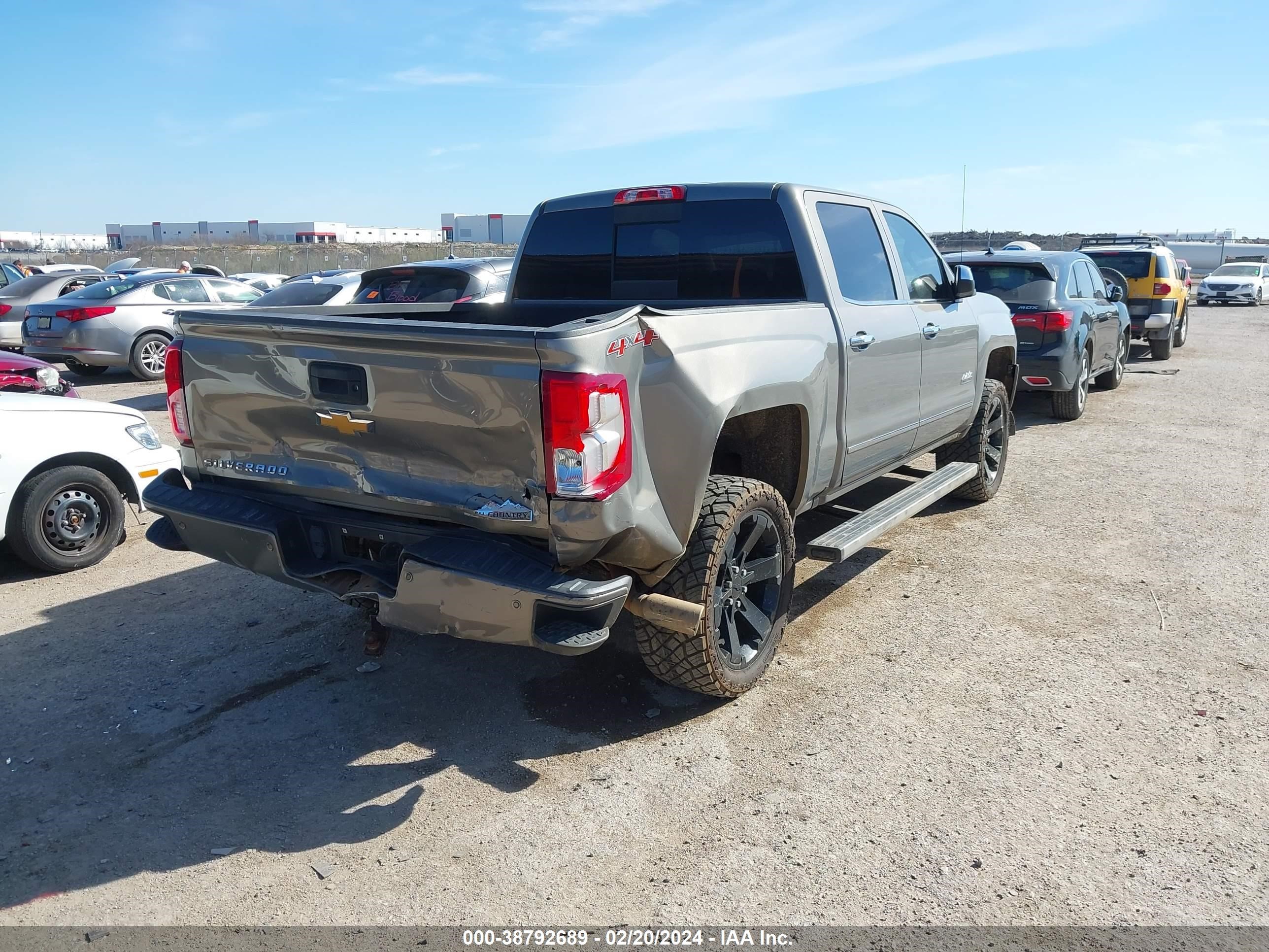 Photo 3 VIN: 3GCUKTECXHG183804 - CHEVROLET SILVERADO 