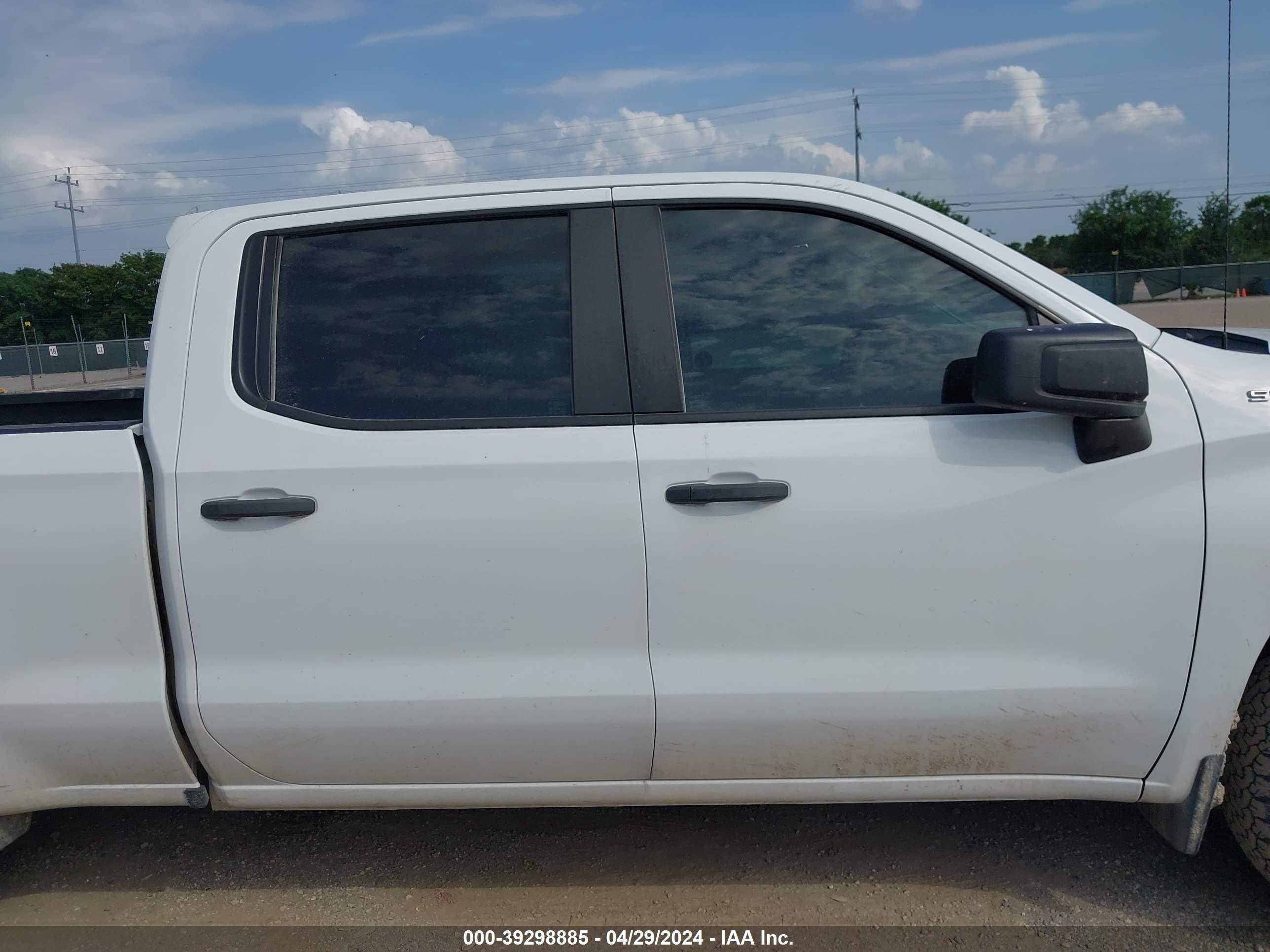 Photo 12 VIN: 3GCUYAEF9KG178341 - CHEVROLET SILVERADO 