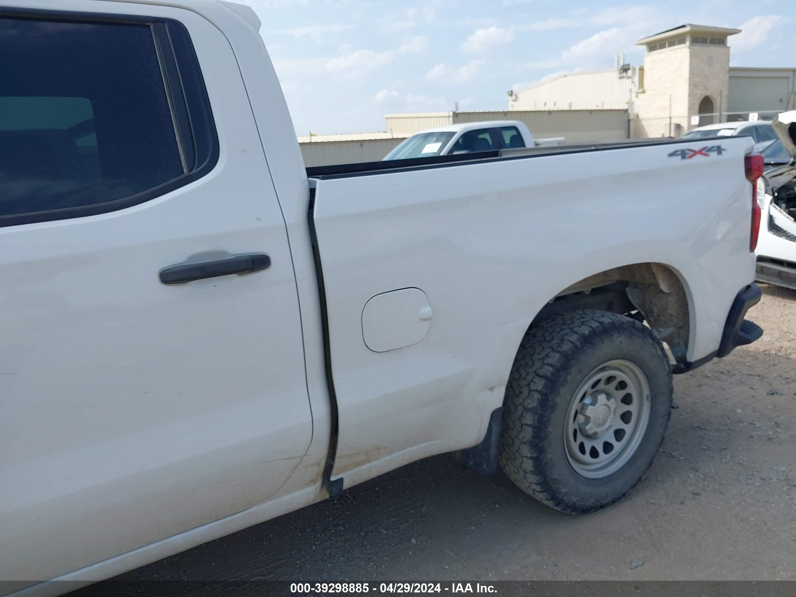 Photo 5 VIN: 3GCUYAEF9KG178341 - CHEVROLET SILVERADO 