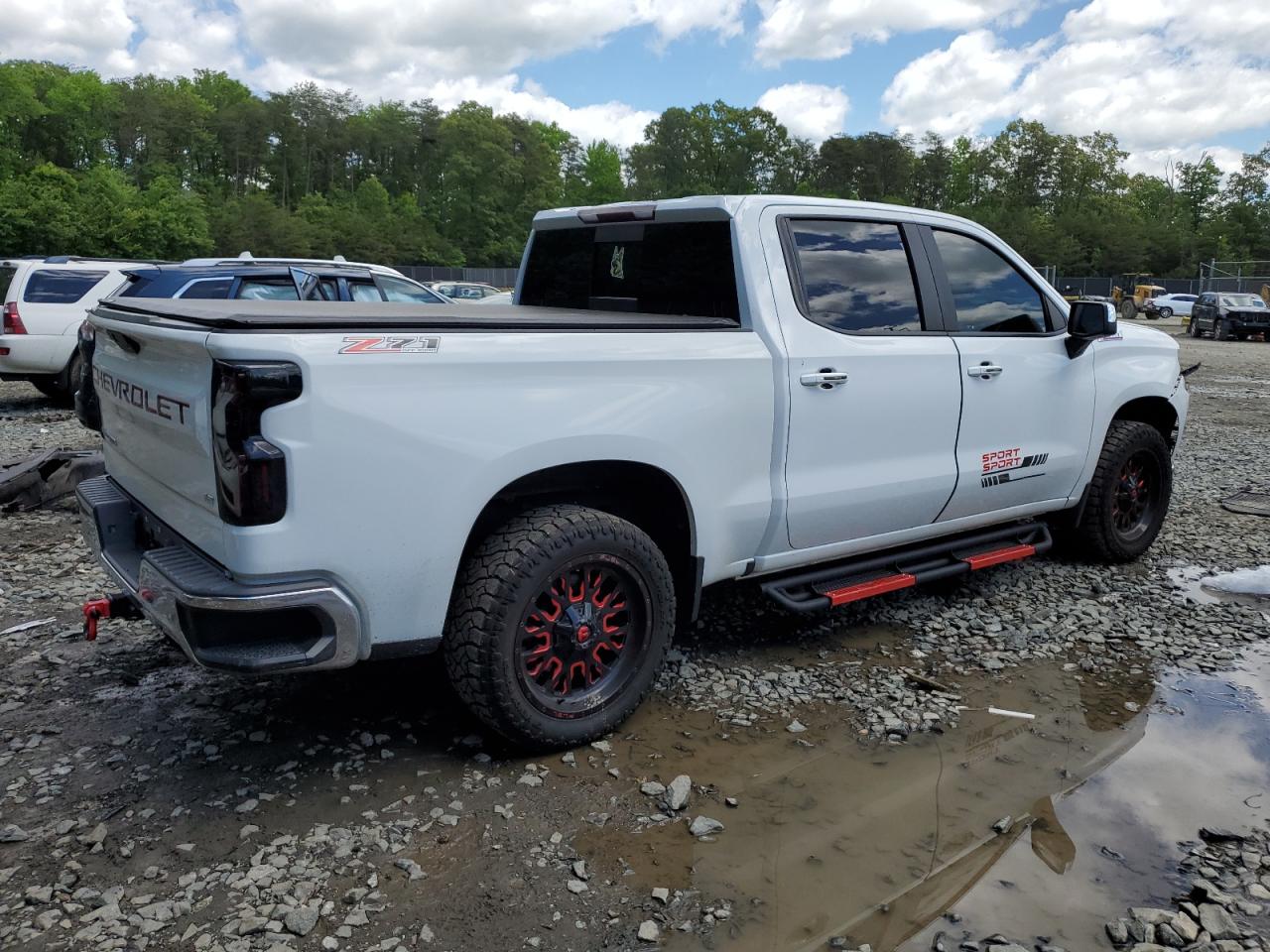 Photo 2 VIN: 3GCUYDED1KG128632 - CHEVROLET SILVERADO 