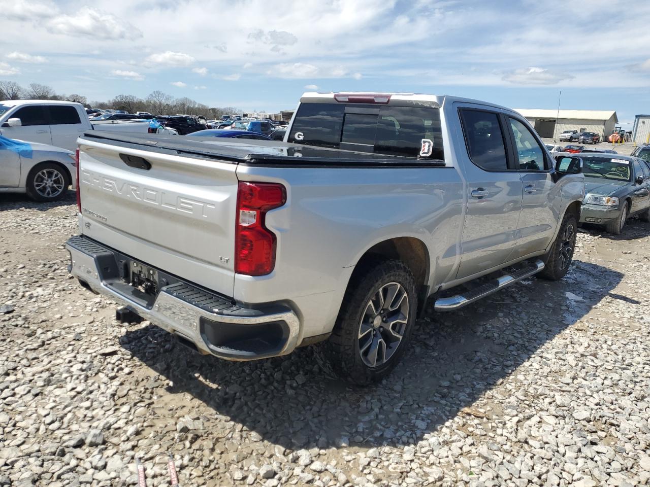 Photo 2 VIN: 3GCUYDED2KG266390 - CHEVROLET SILVERADO 