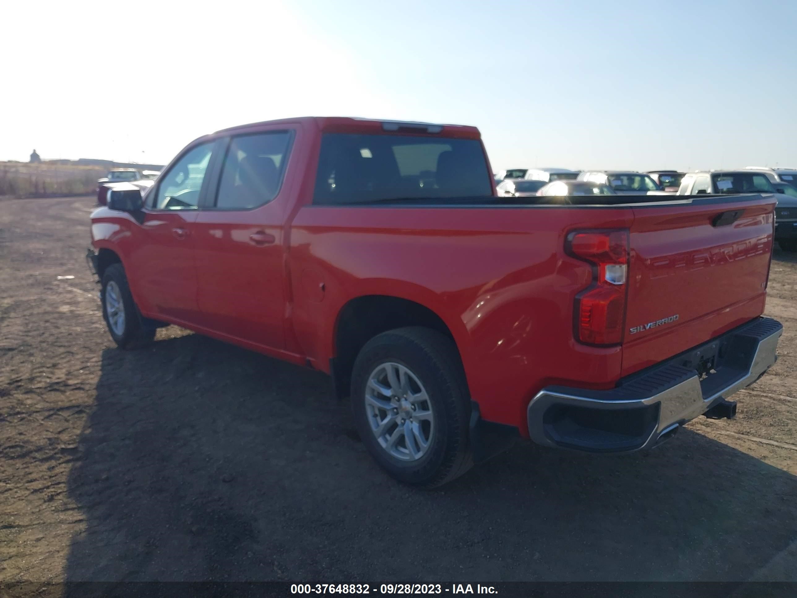 Photo 2 VIN: 3GCUYDED2MG233554 - CHEVROLET SILVERADO 