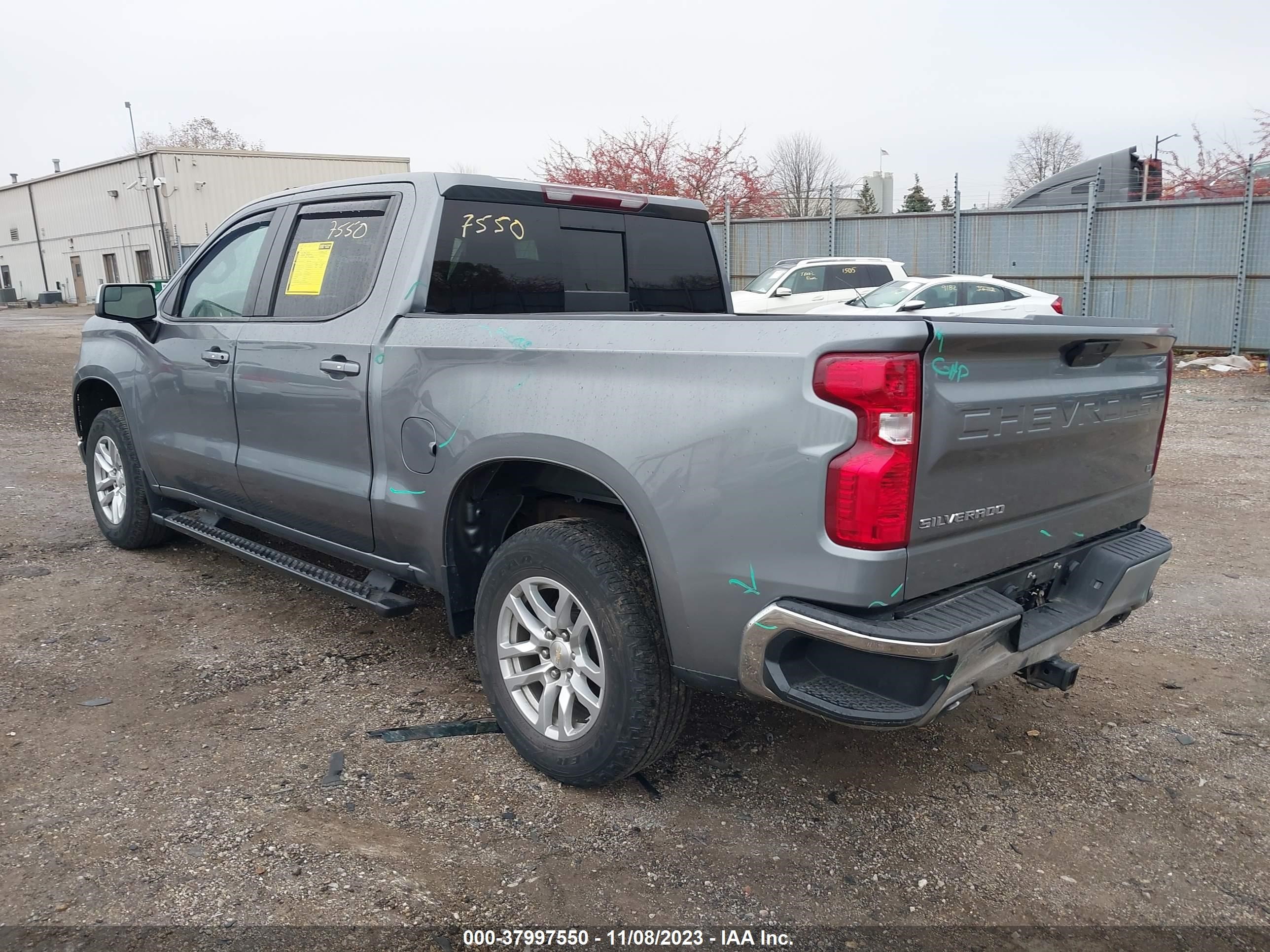 Photo 2 VIN: 3GCUYDED3KG223094 - CHEVROLET SILVERADO 