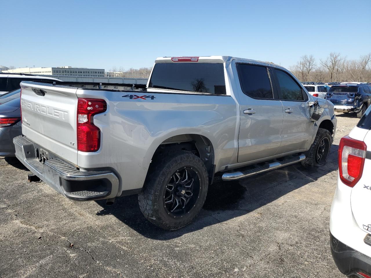 Photo 2 VIN: 3GCUYDED6LG347104 - CHEVROLET SILVERADO 