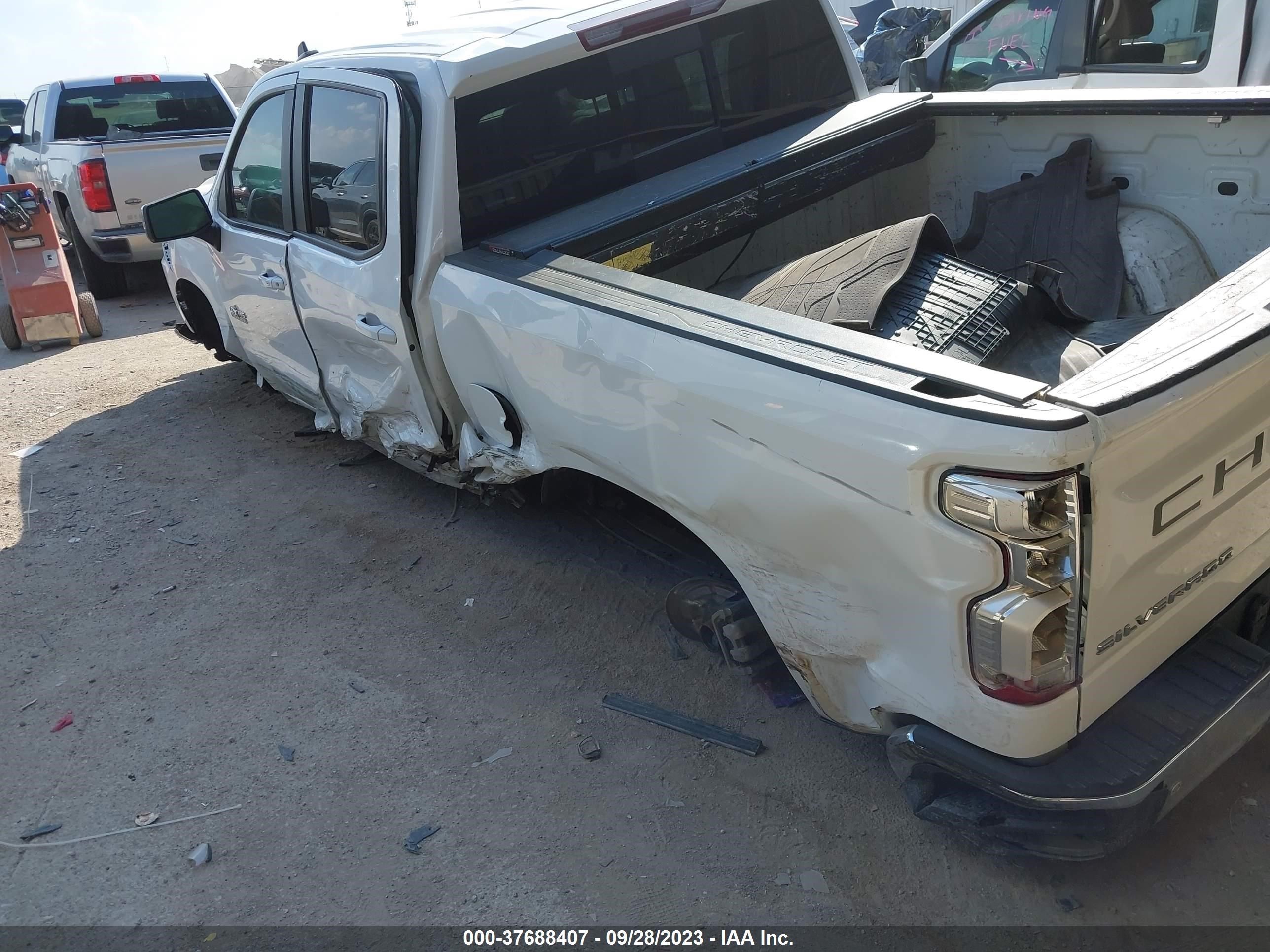 Photo 5 VIN: 3GCUYDED7LG165752 - CHEVROLET SILVERADO 