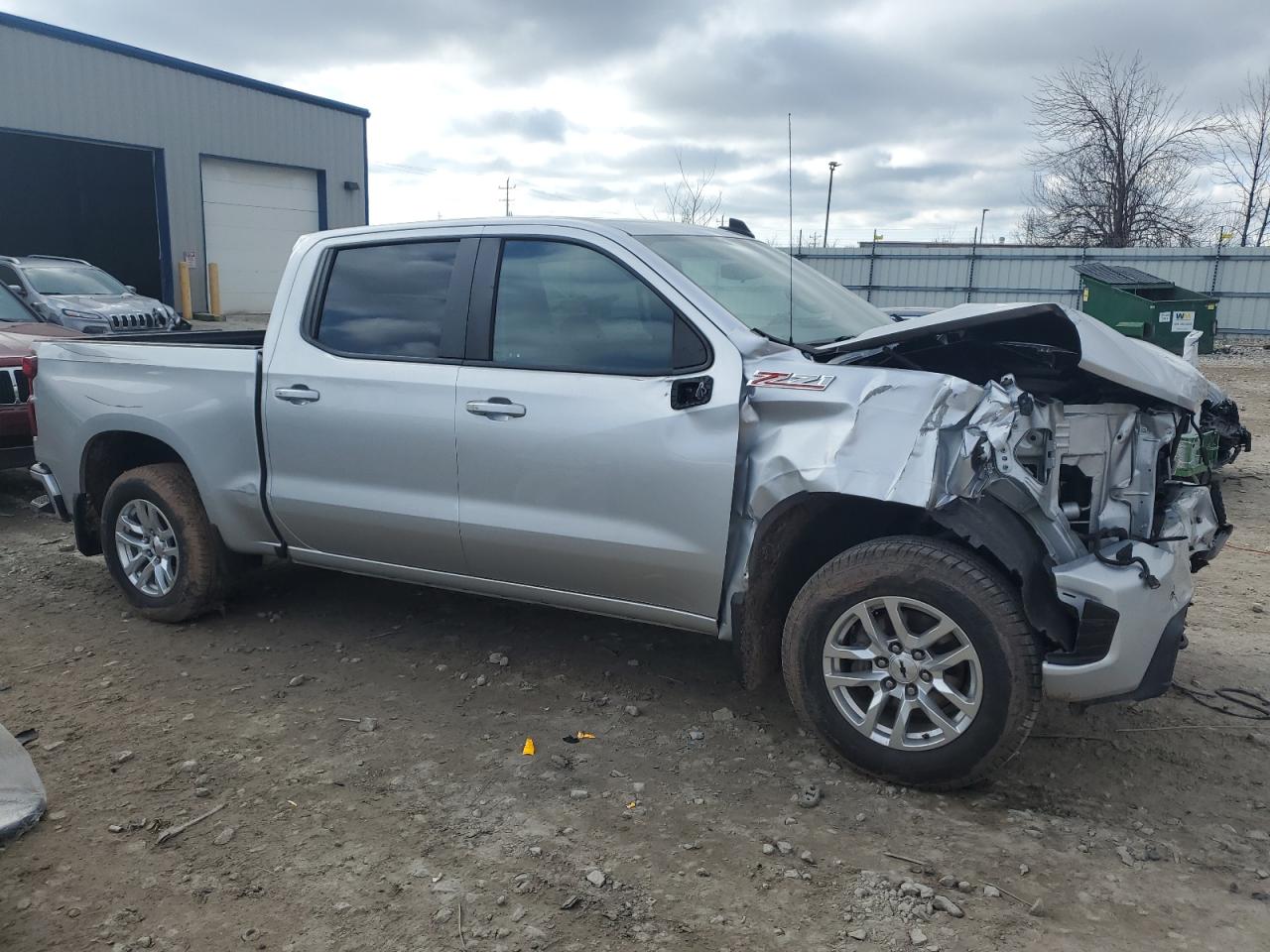 Photo 3 VIN: 3GCUYEEDXKG174823 - CHEVROLET SILVERADO 