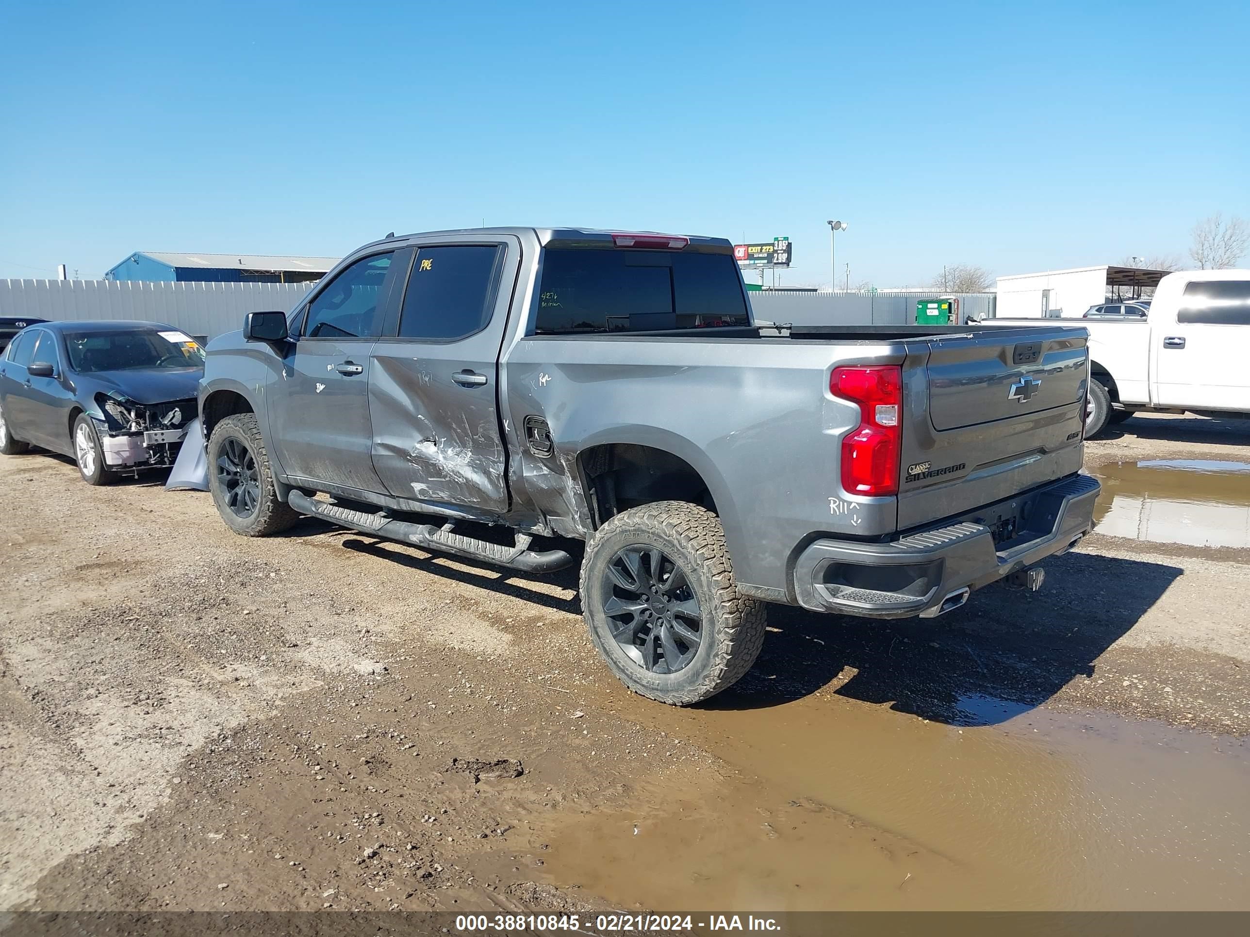 Photo 2 VIN: 3GCUYEET0MG268204 - CHEVROLET SILVERADO 