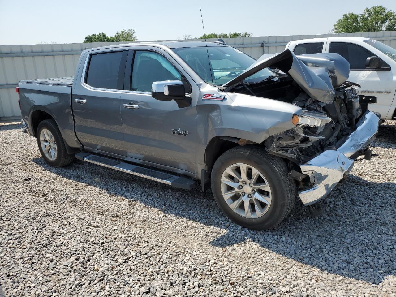 Photo 3 VIN: 3GCUYGED2LG175039 - CHEVROLET SILVERADO 