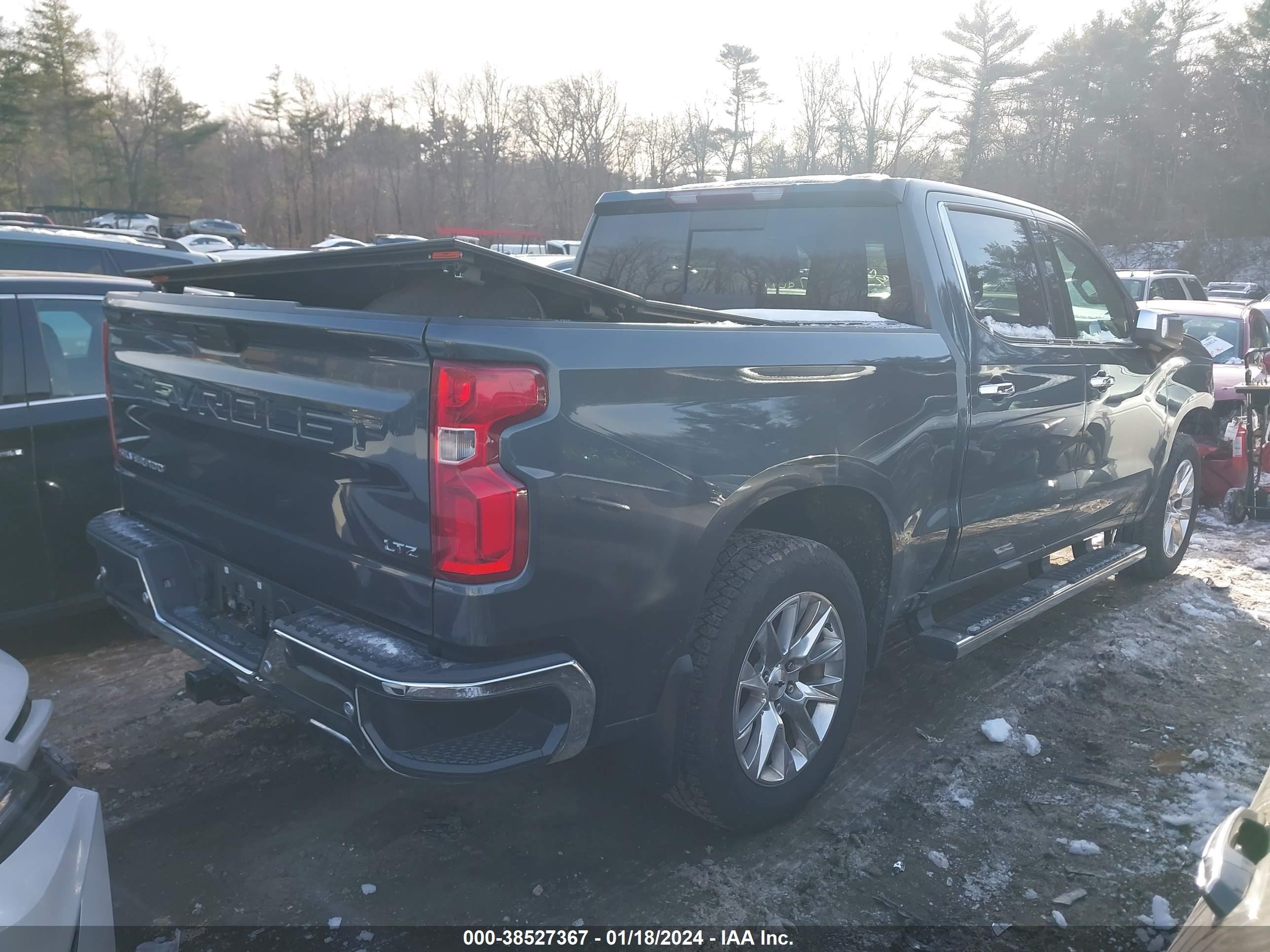 Photo 3 VIN: 3GCUYGED4MG186657 - CHEVROLET SILVERADO 