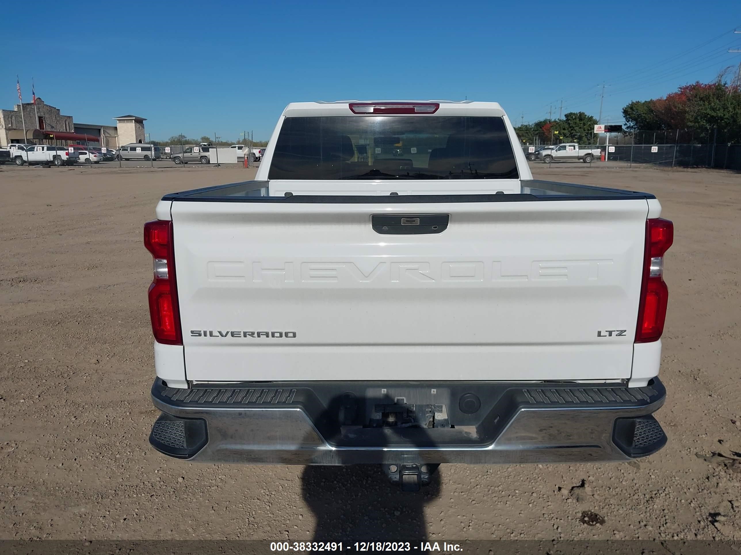 Photo 15 VIN: 3GCUYGED6LG315318 - CHEVROLET SILVERADO 