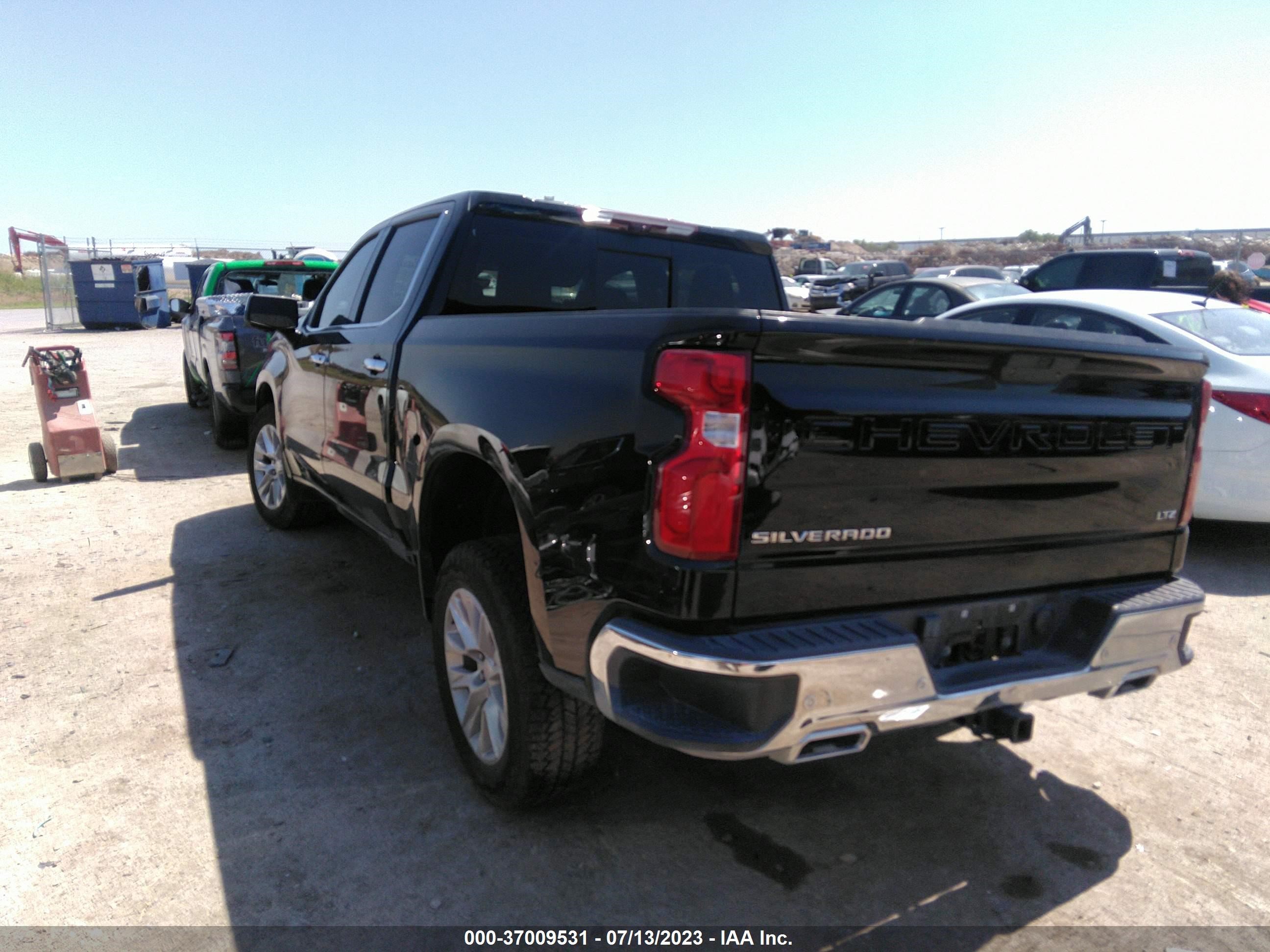 Photo 2 VIN: 3GCUYGET4LG415313 - CHEVROLET SILVERADO 