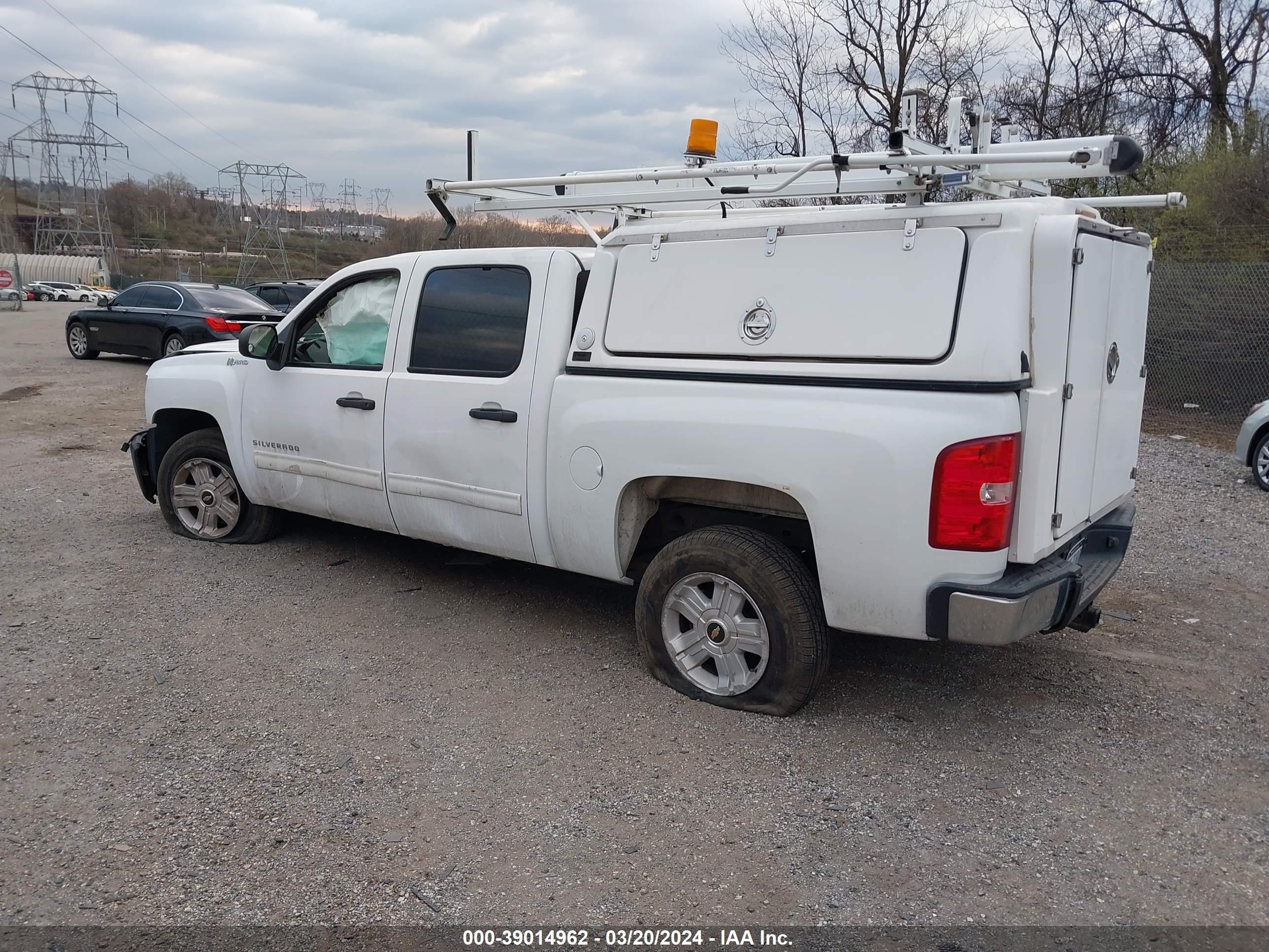 Photo 2 VIN: 3GCXCUEJ3AG271467 - CHEVROLET SILVERADO 