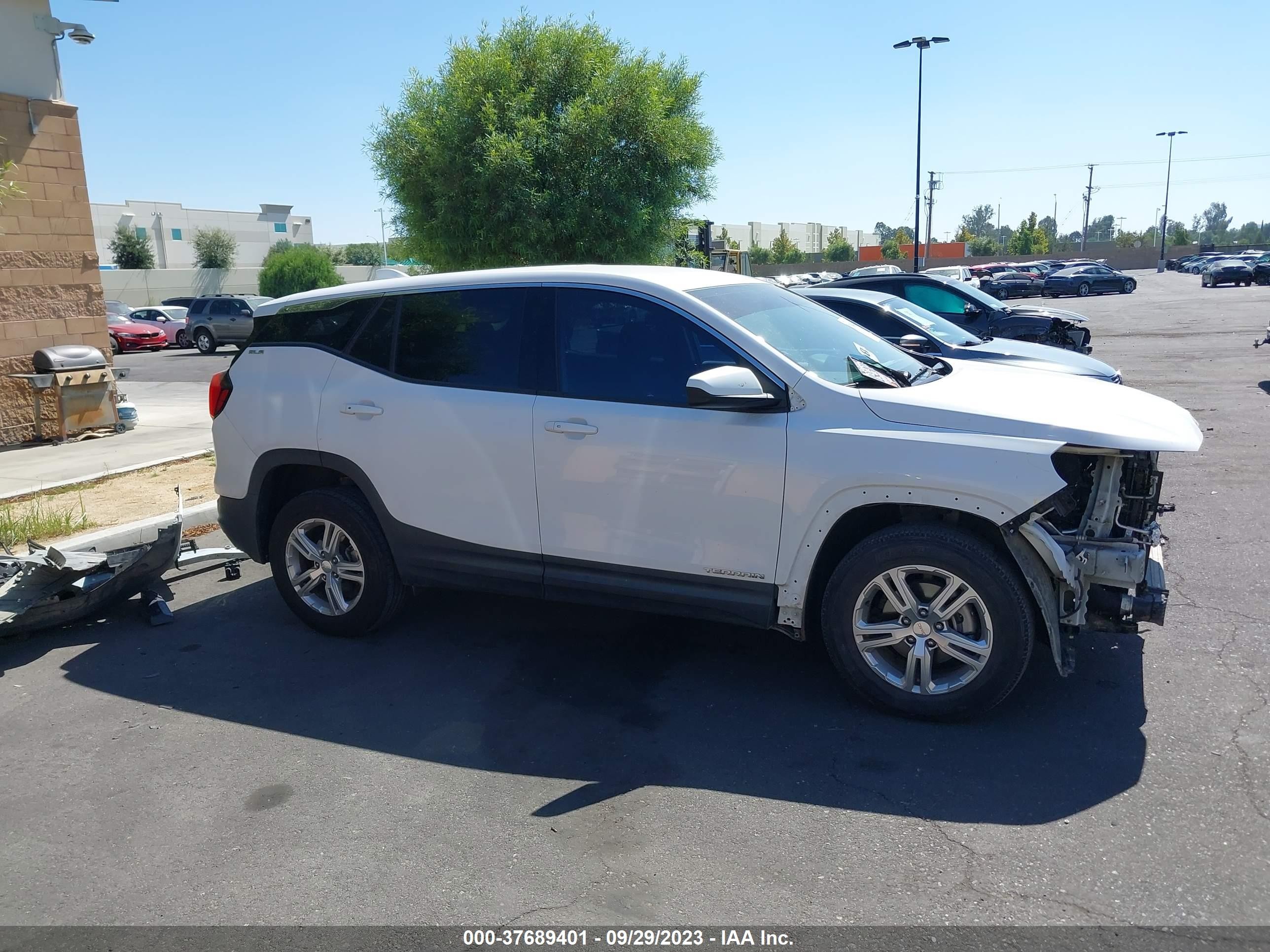 Photo 13 VIN: 3GKALMEV1JL411715 - GMC TERRAIN 