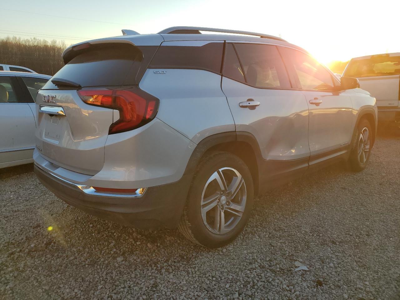 Photo 2 VIN: 3GKALPEV7KL376956 - GMC TERRAIN 