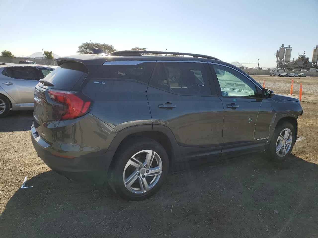 Photo 2 VIN: 3GKALTEXXKL281477 - GMC TERRAIN 