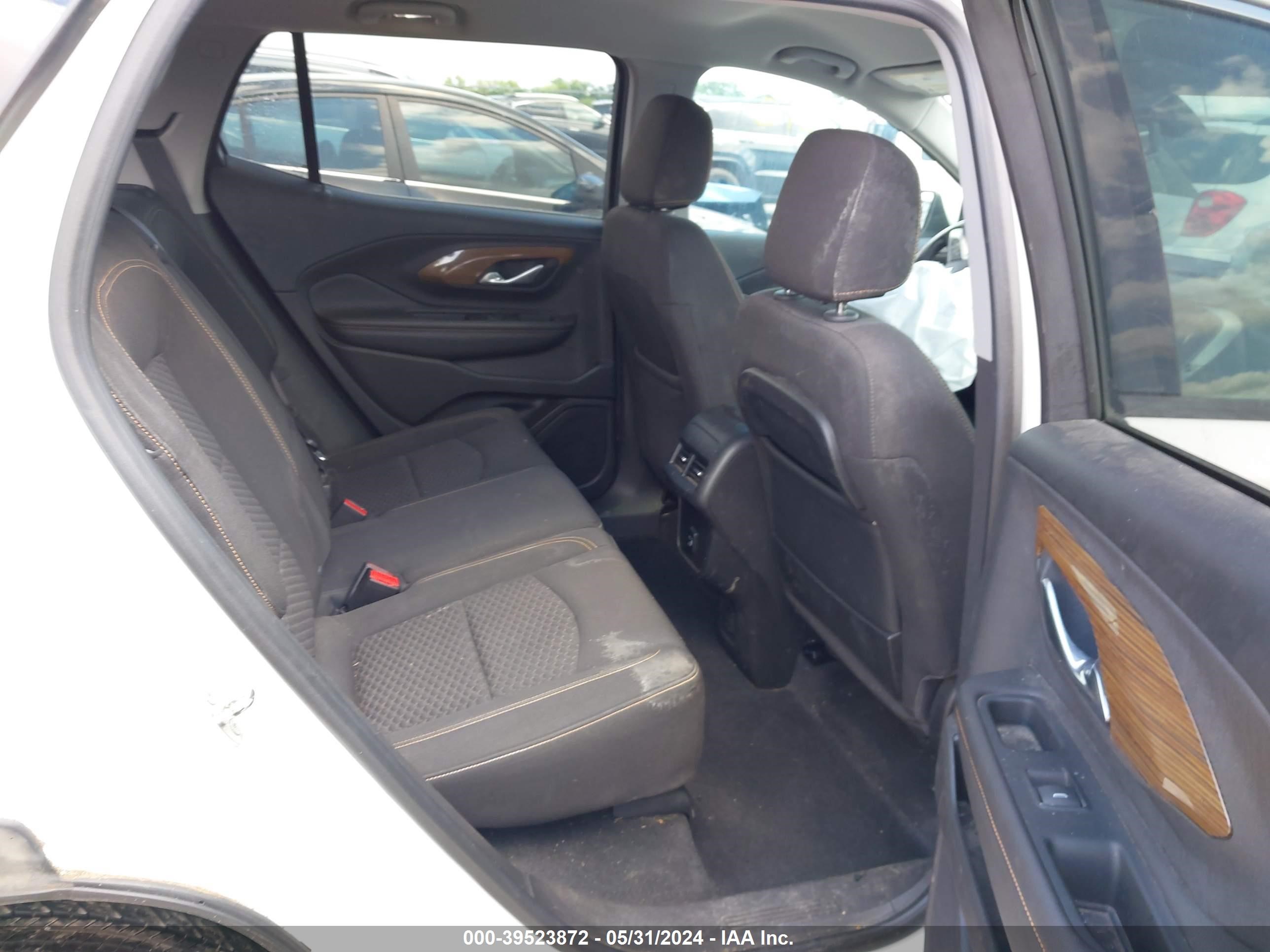 Photo 7 VIN: 3GKALUEU9JL258721 - GMC TERRAIN 