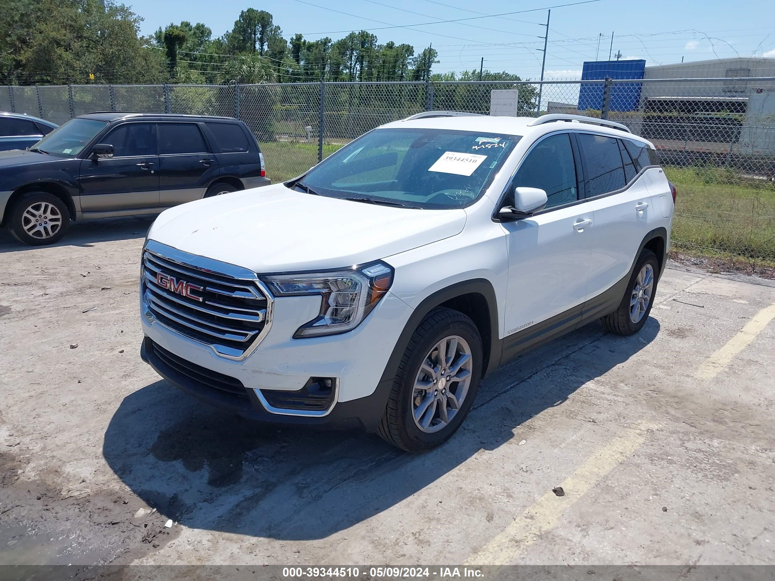 Photo 1 VIN: 3GKALVEG3RL176186 - GMC TERRAIN 