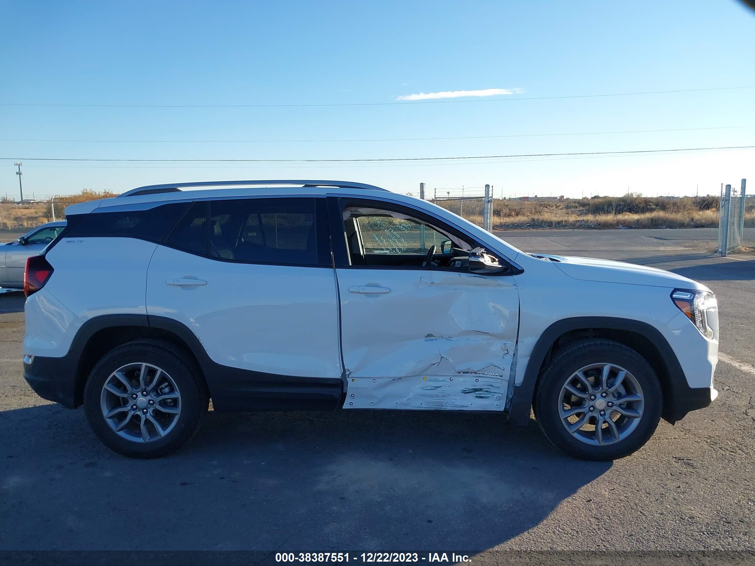 Photo 12 VIN: 3GKALVEG5RL152861 - GMC TERRAIN 