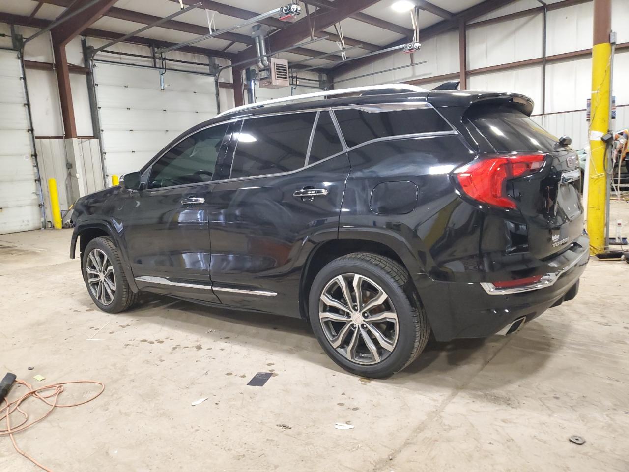 Photo 1 VIN: 3GKALXEX4JL143505 - GMC TERRAIN 