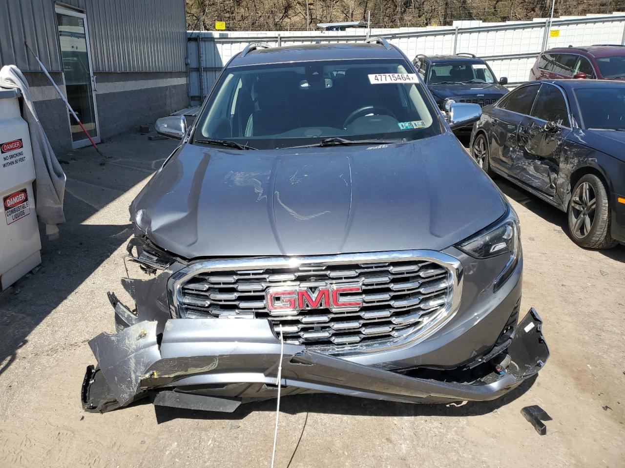 Photo 4 VIN: 3GKALXEX7JL177583 - GMC TERRAIN 