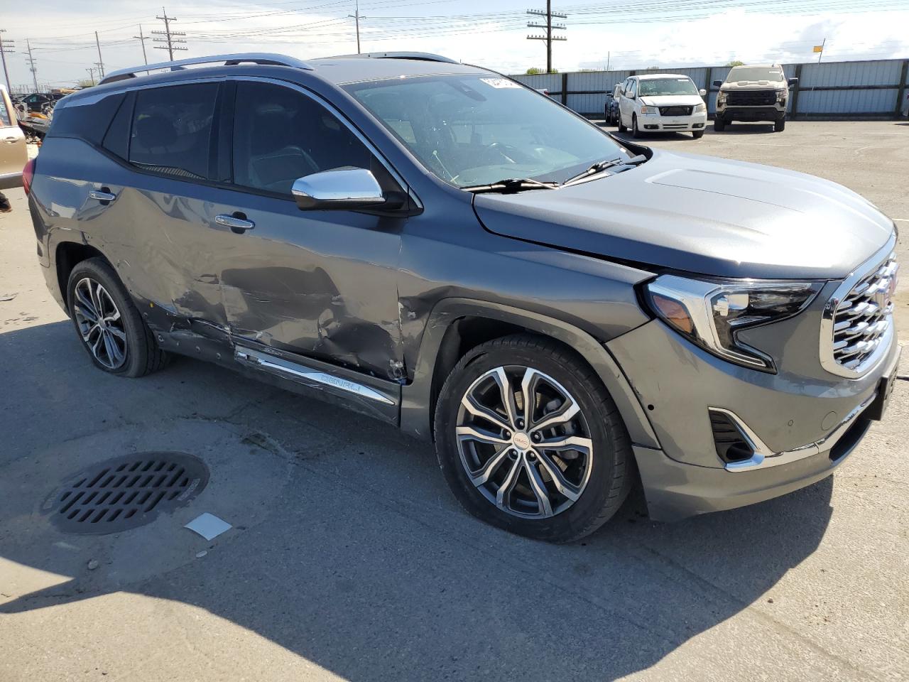 Photo 3 VIN: 3GKALXEX7JL311587 - GMC TERRAIN 