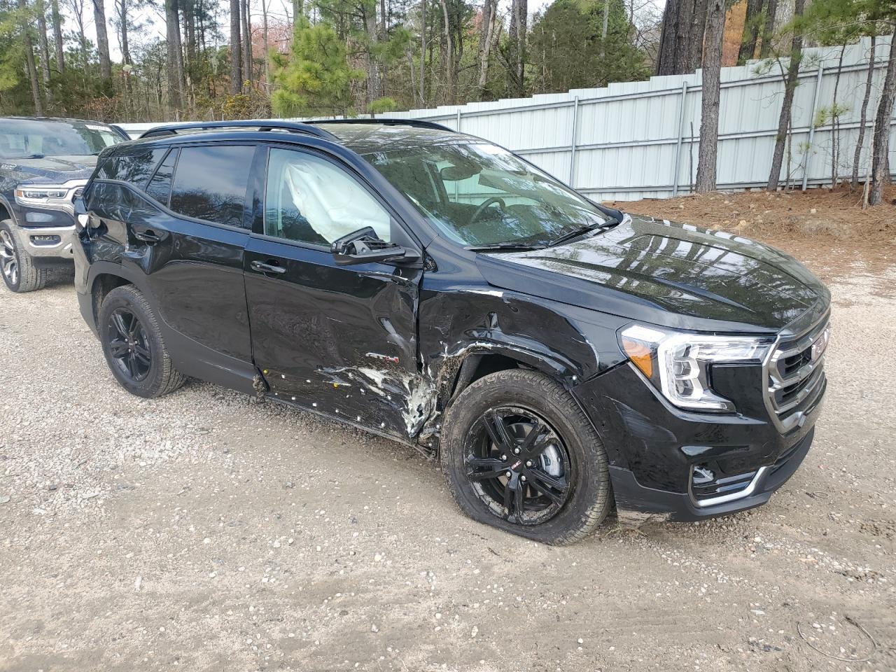 Photo 3 VIN: 3GKALYEG3RL235660 - GMC TERRAIN 