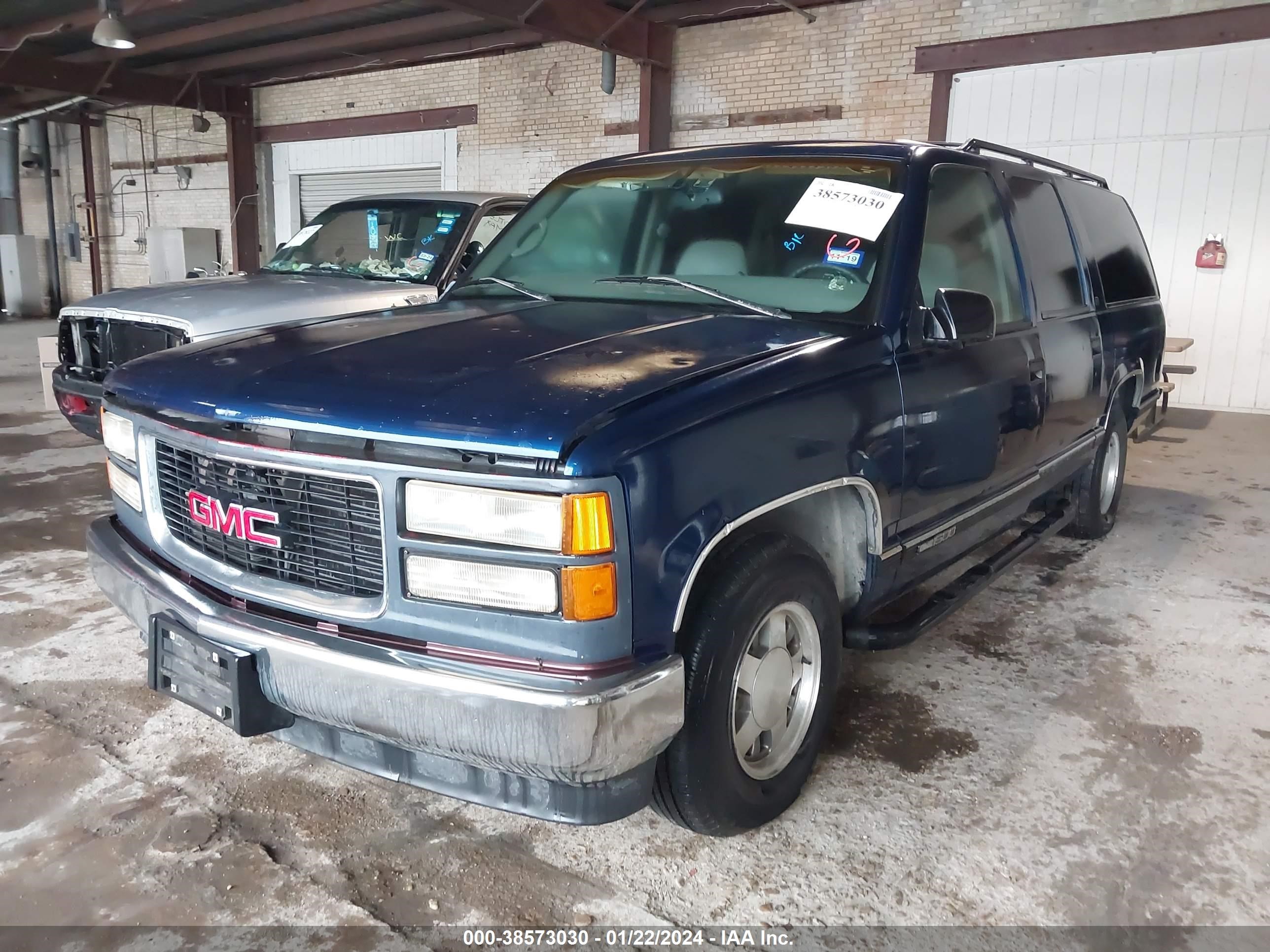 Photo 1 VIN: 3GKEC16R5VG524826 - GMC SUBURBAN 