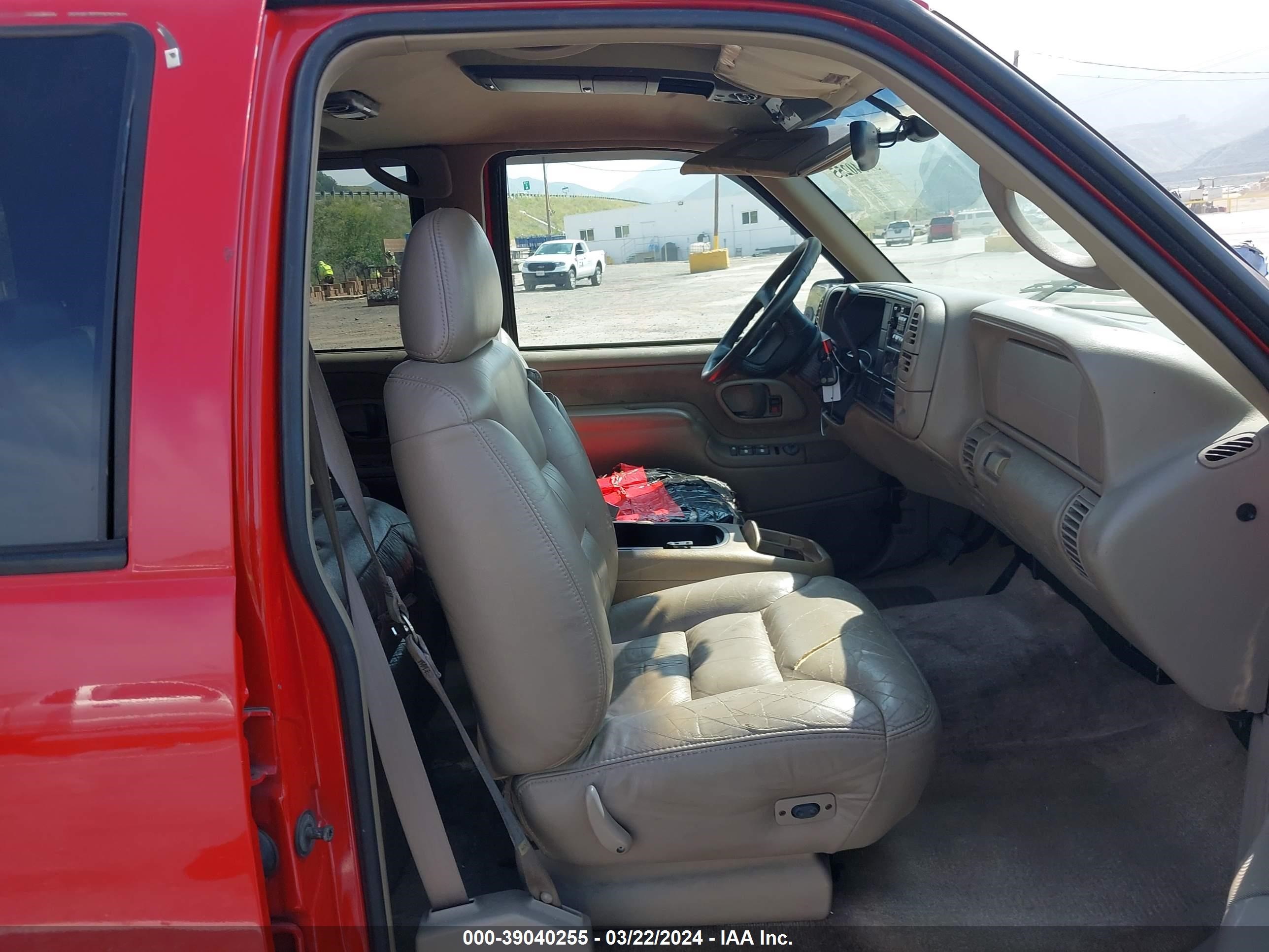 Photo 4 VIN: 3GKEC16R6VG510420 - GMC NULL 