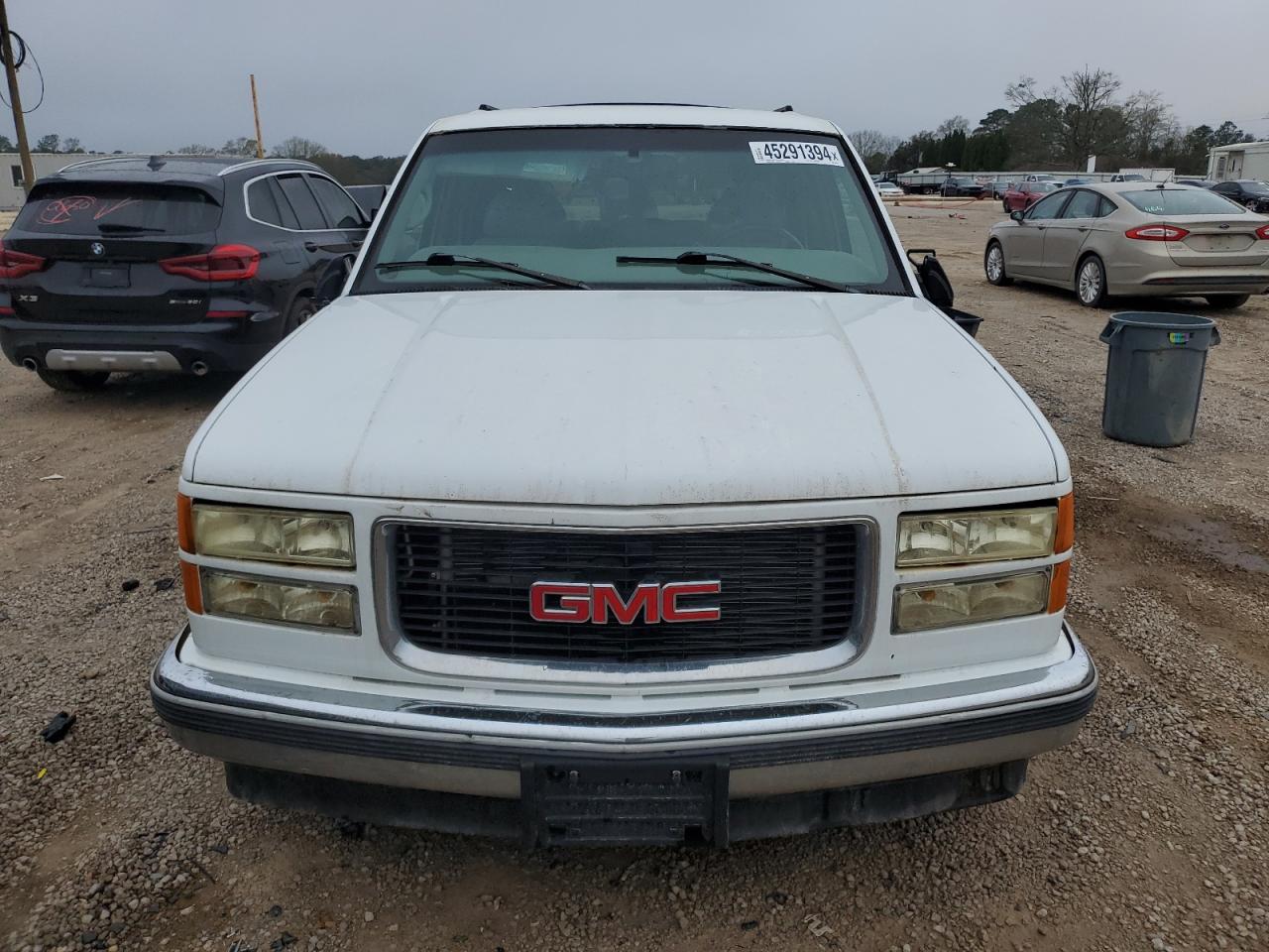 Photo 4 VIN: 3GKEC16R7XG538567 - GMC SUBURBAN 