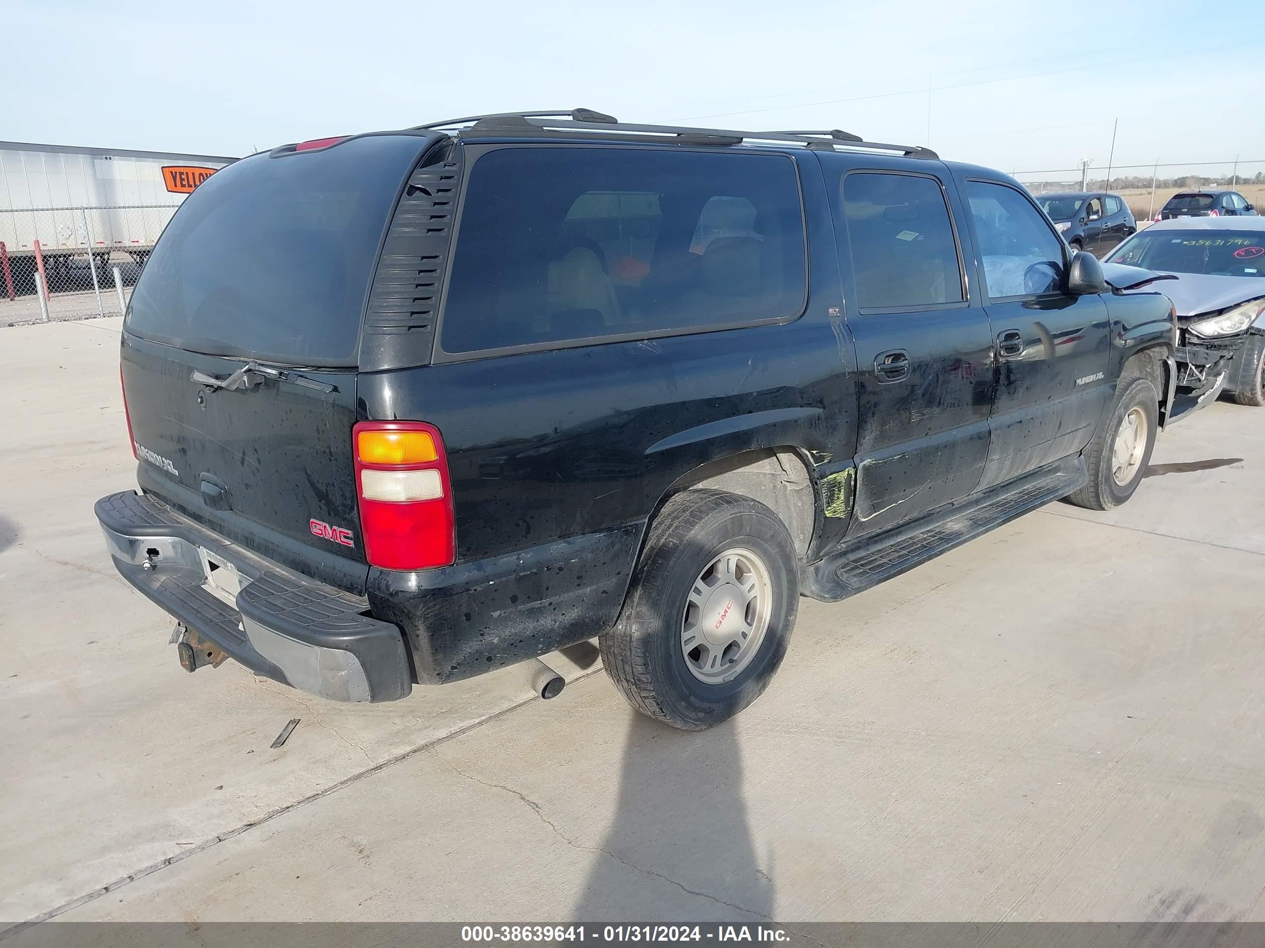 Photo 3 VIN: 3GKEC16T21G271809 - GMC YUKON 