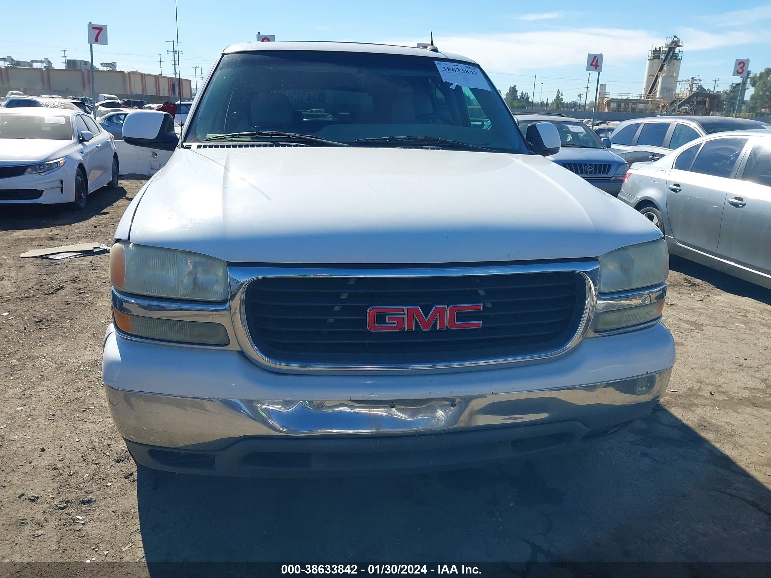 Photo 11 VIN: 3GKEC16T43G223649 - GMC YUKON 