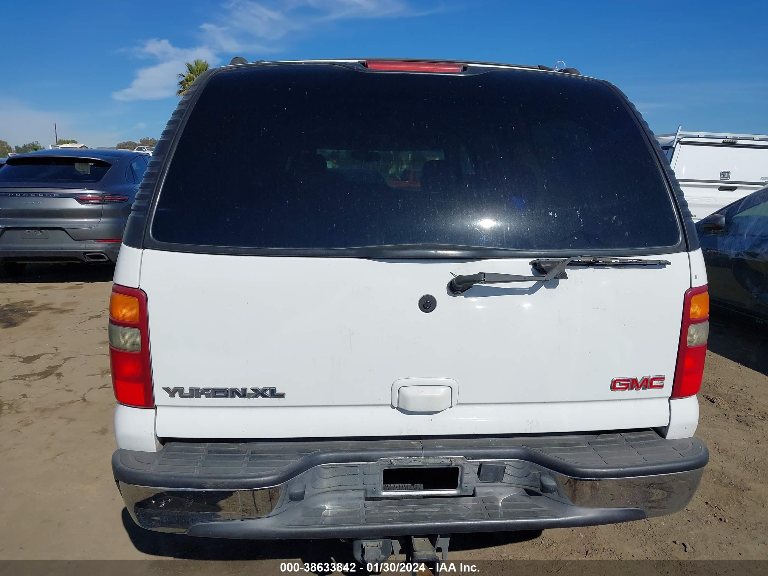 Photo 15 VIN: 3GKEC16T43G223649 - GMC YUKON 