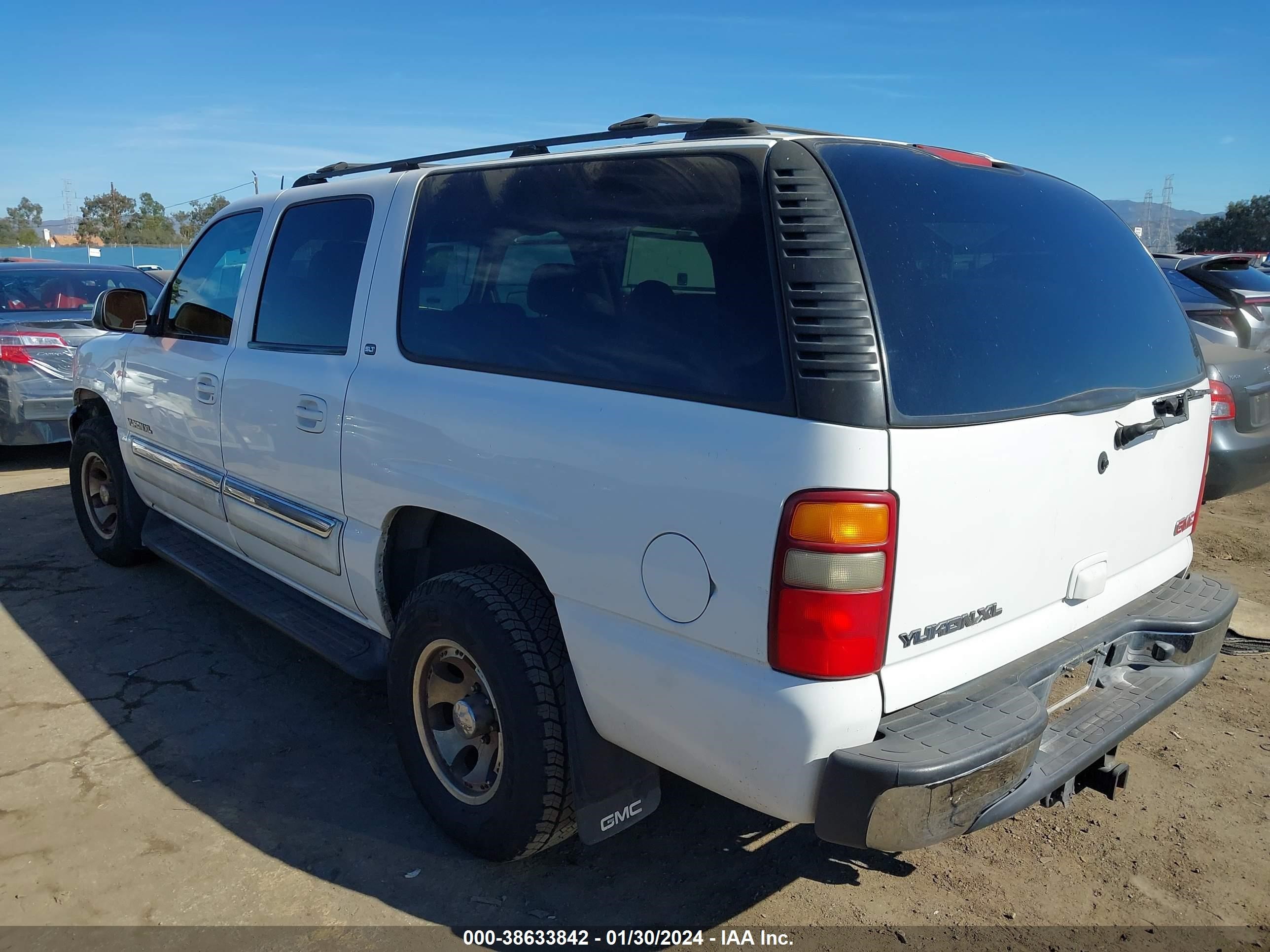 Photo 2 VIN: 3GKEC16T43G223649 - GMC YUKON 