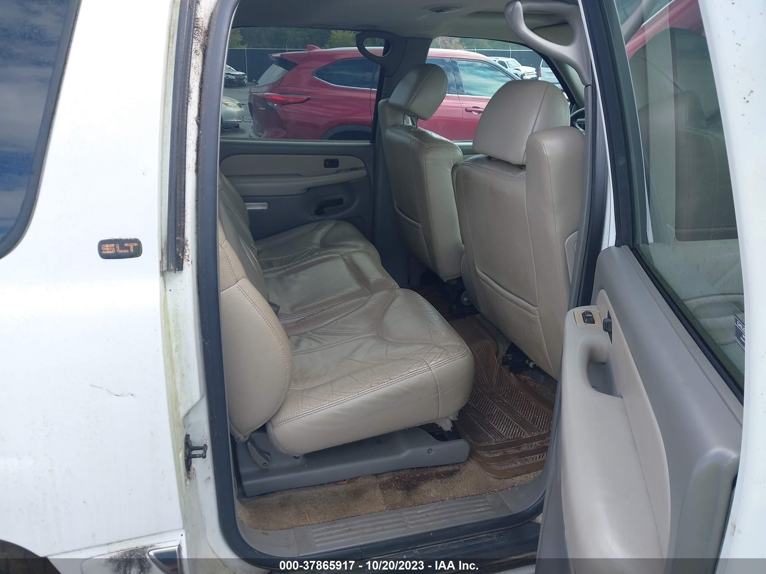 Photo 7 VIN: 3GKEC16T4YG120965 - GMC YUKON 