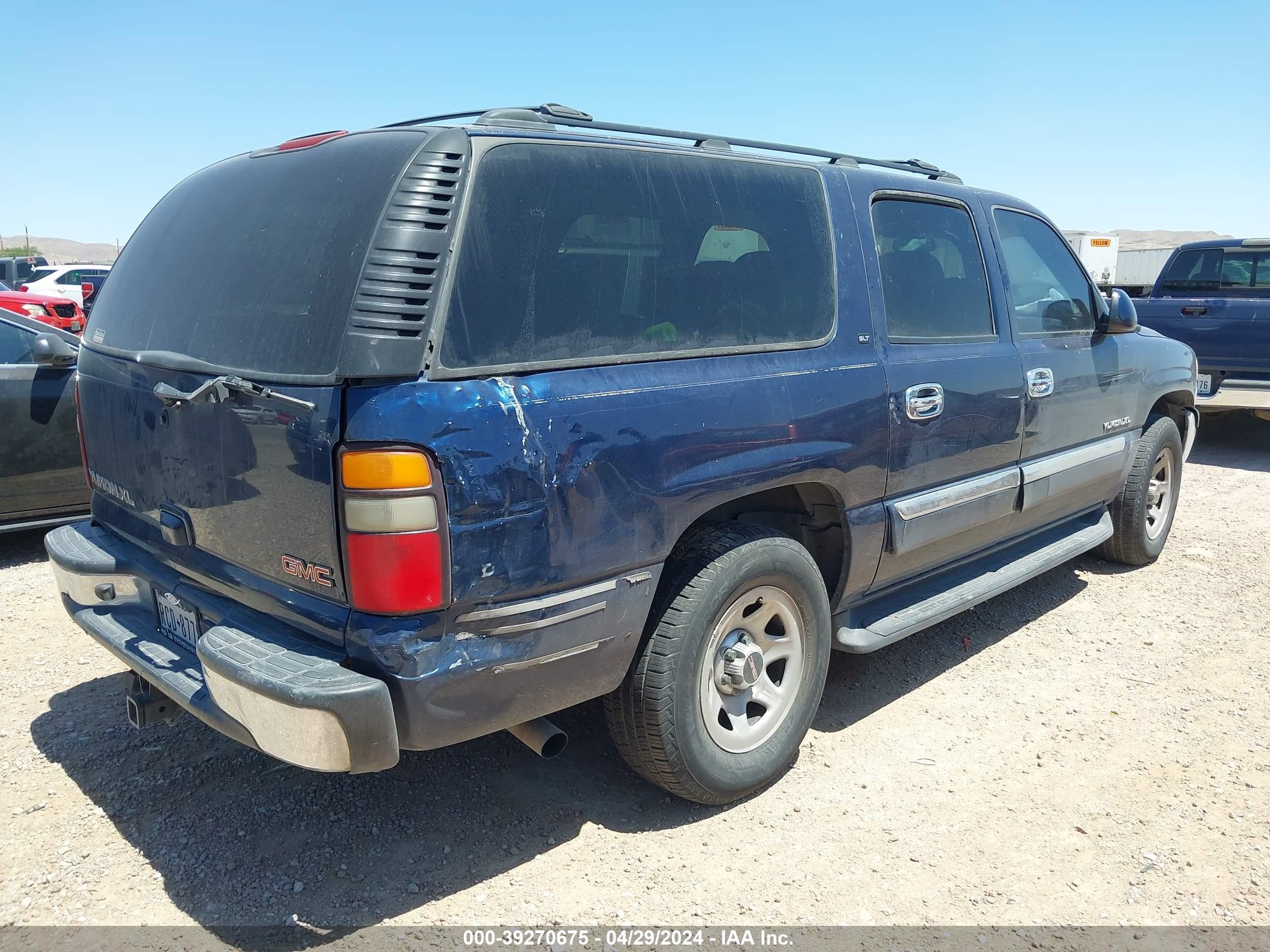 Photo 3 VIN: 3GKEC16Z22G216962 - GMC NULL 