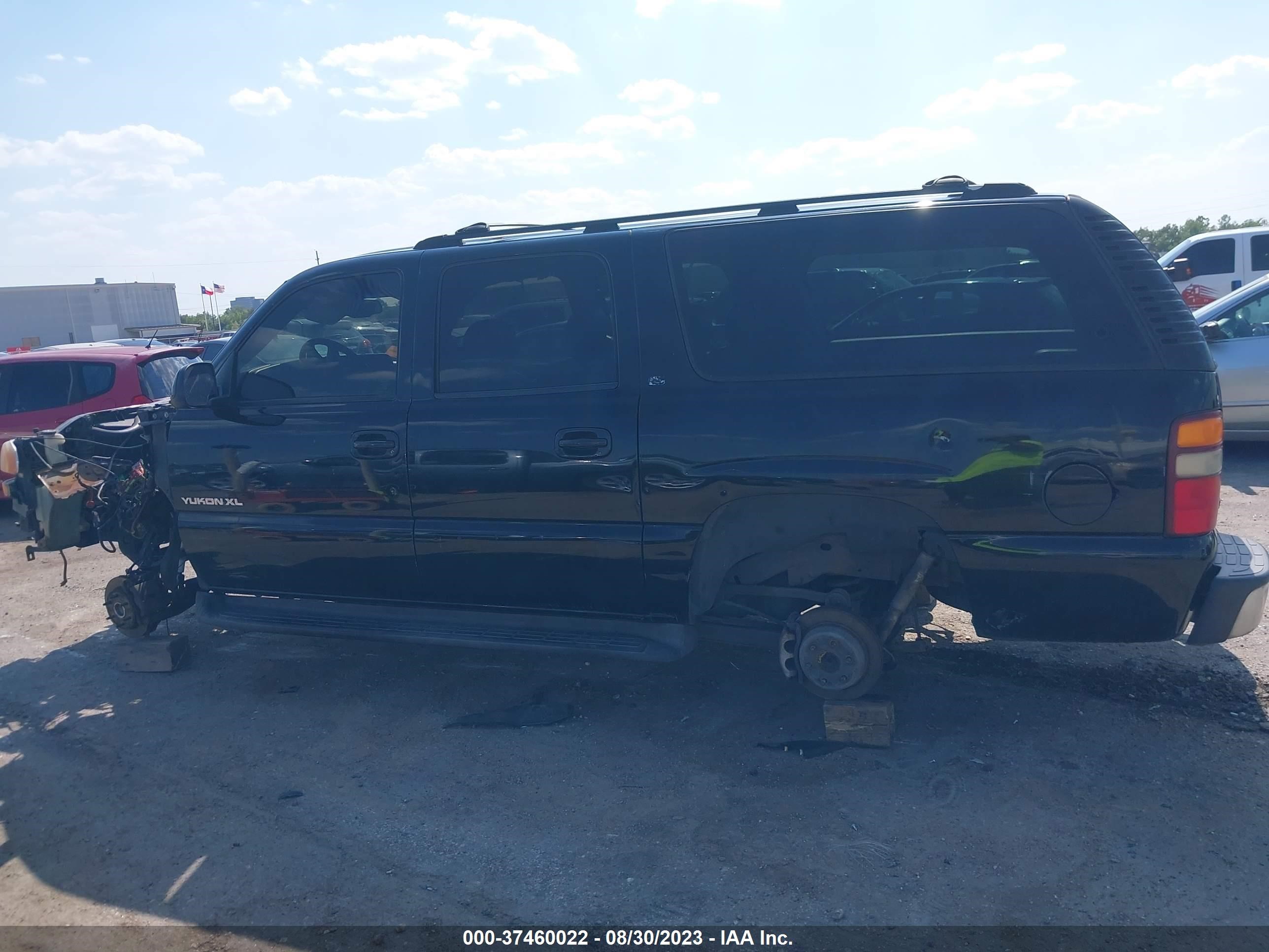 Photo 12 VIN: 3GKEC16Z33G209200 - GMC YUKON 