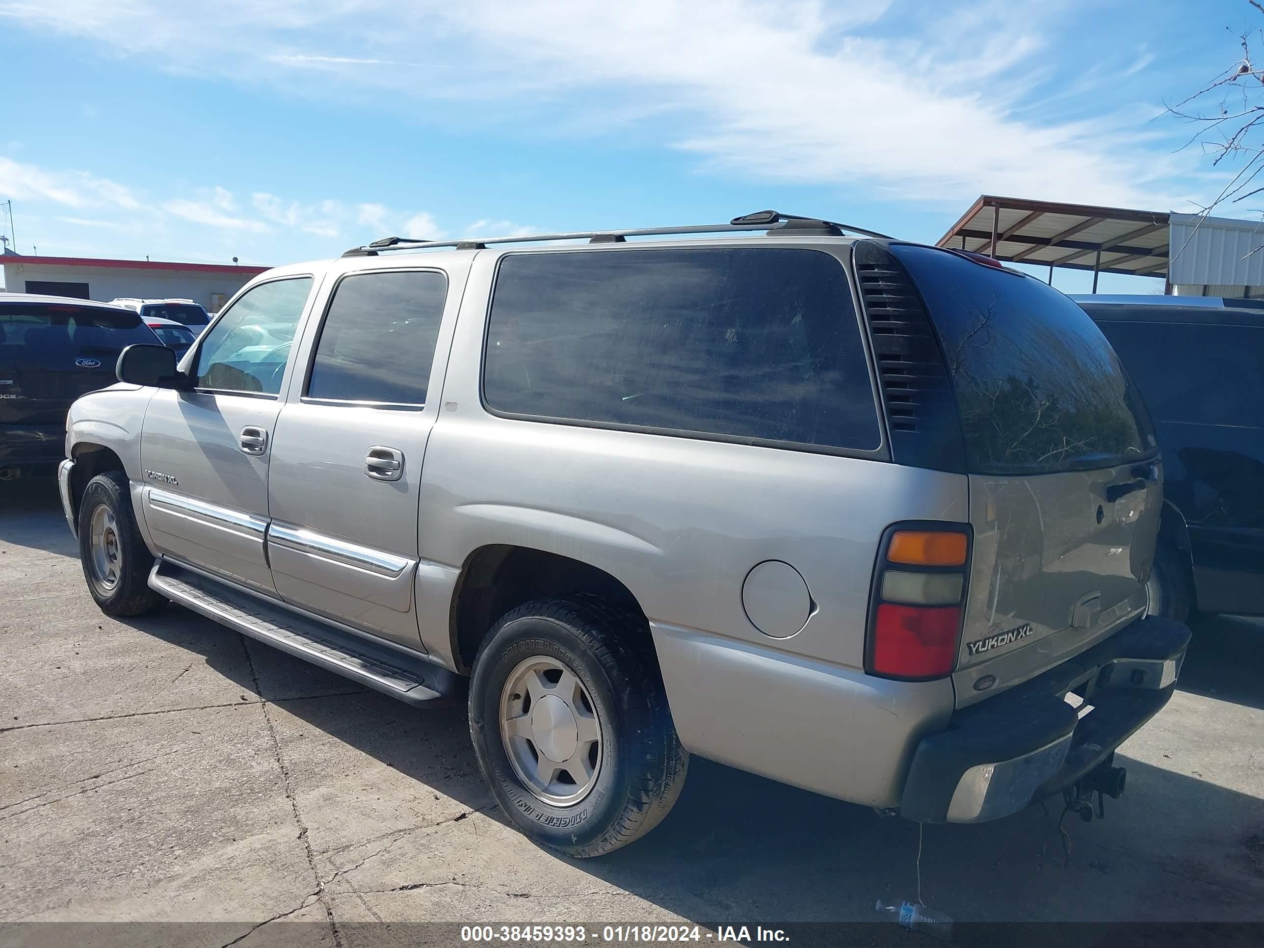 Photo 2 VIN: 3GKEC16Z34G228847 - GMC YUKON 